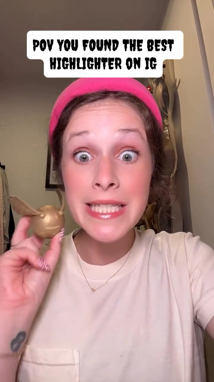 Golden snitch? More like golden SNATCH! 👀🏆

#girls #harry #harrypotter #makeup #highlighter #goldensnitch #wizardingworldofharrypotter #quidditch

#LTKBeauty #LTKFindsUnder50