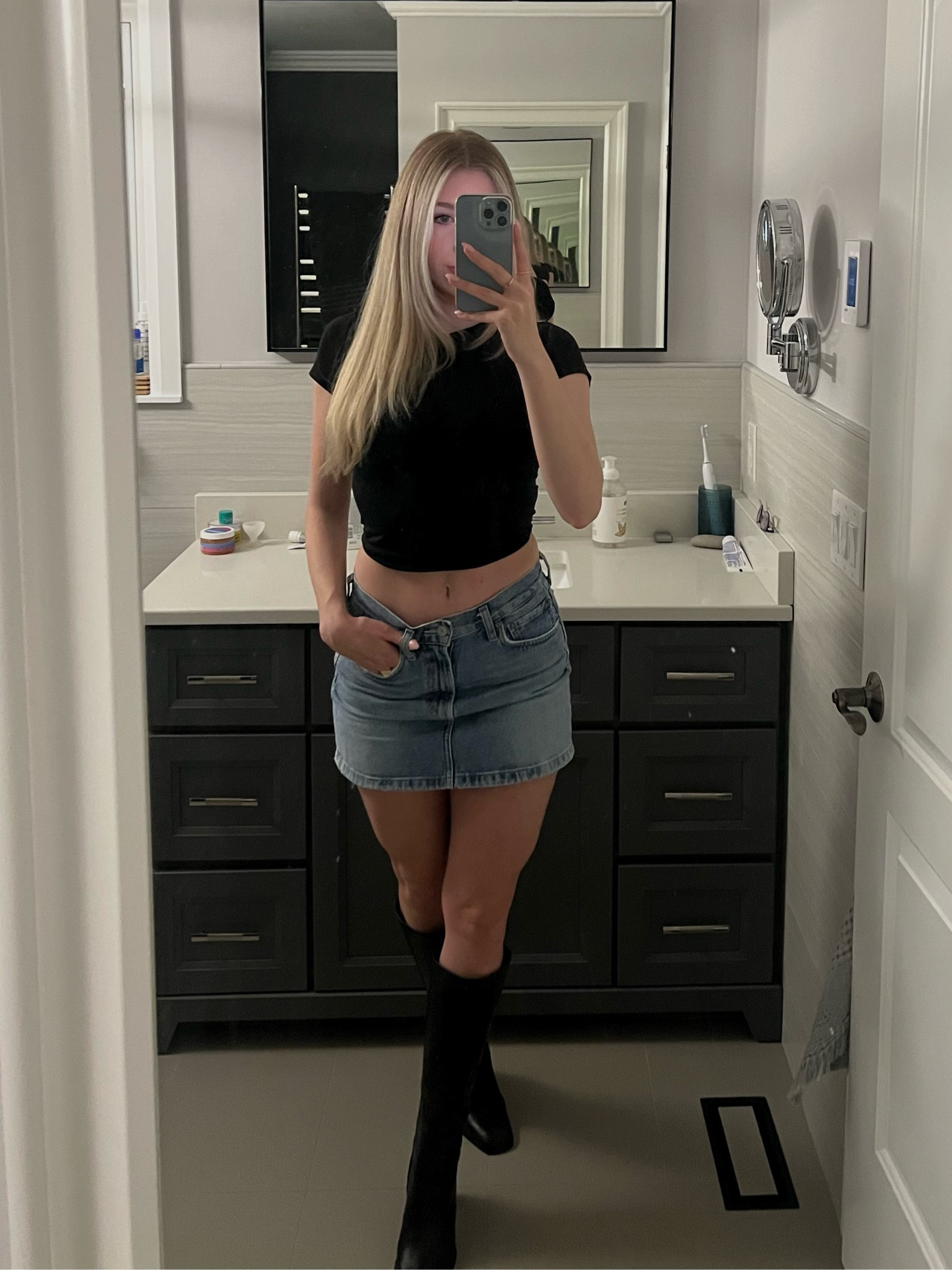 wearing a size 24 in the skirt and s in the top. 

#LTKcanada #LTKsummer #LTKpartywear