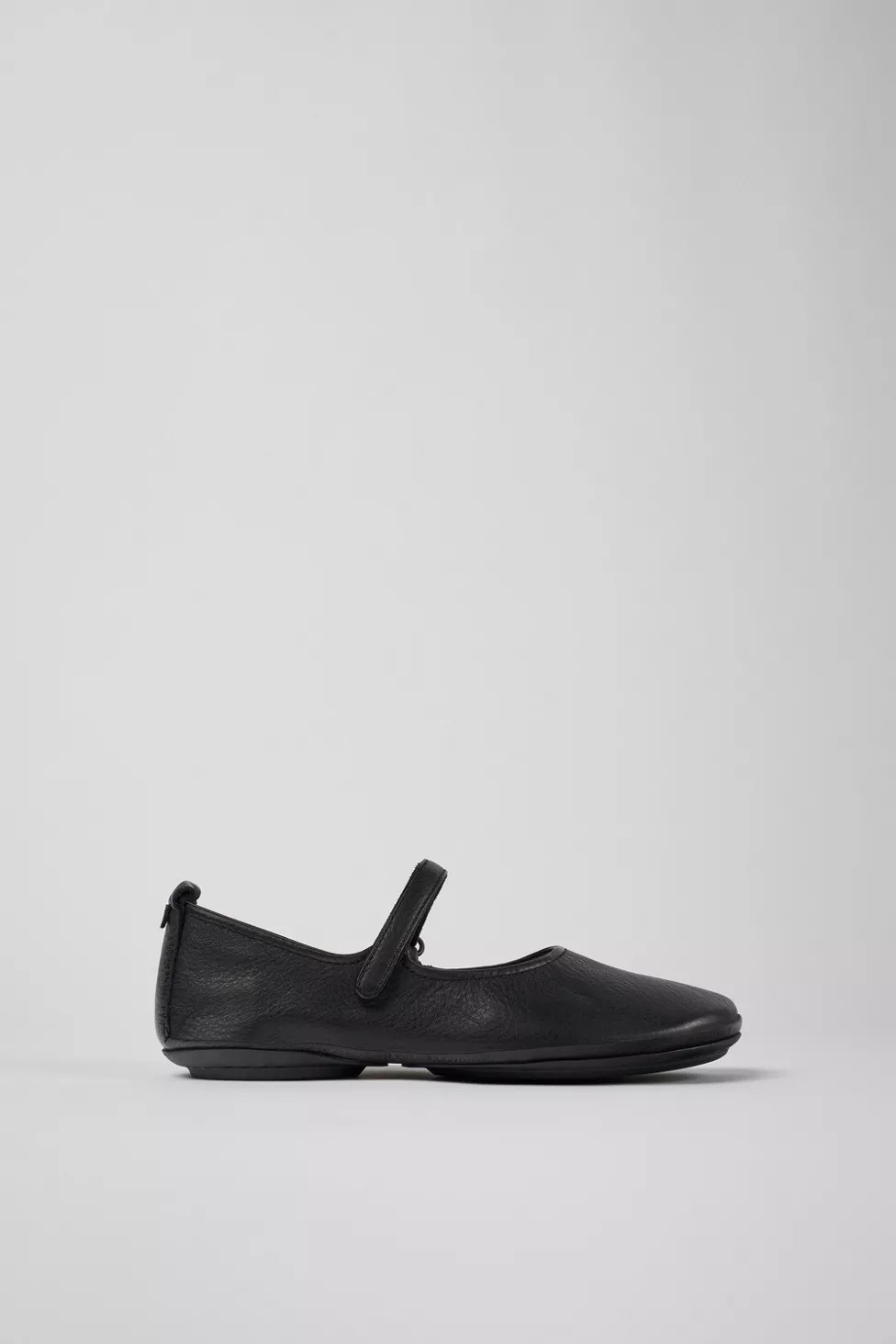 Camper Right Nina Leather Flats | Urban Outfitters (US and RoW)