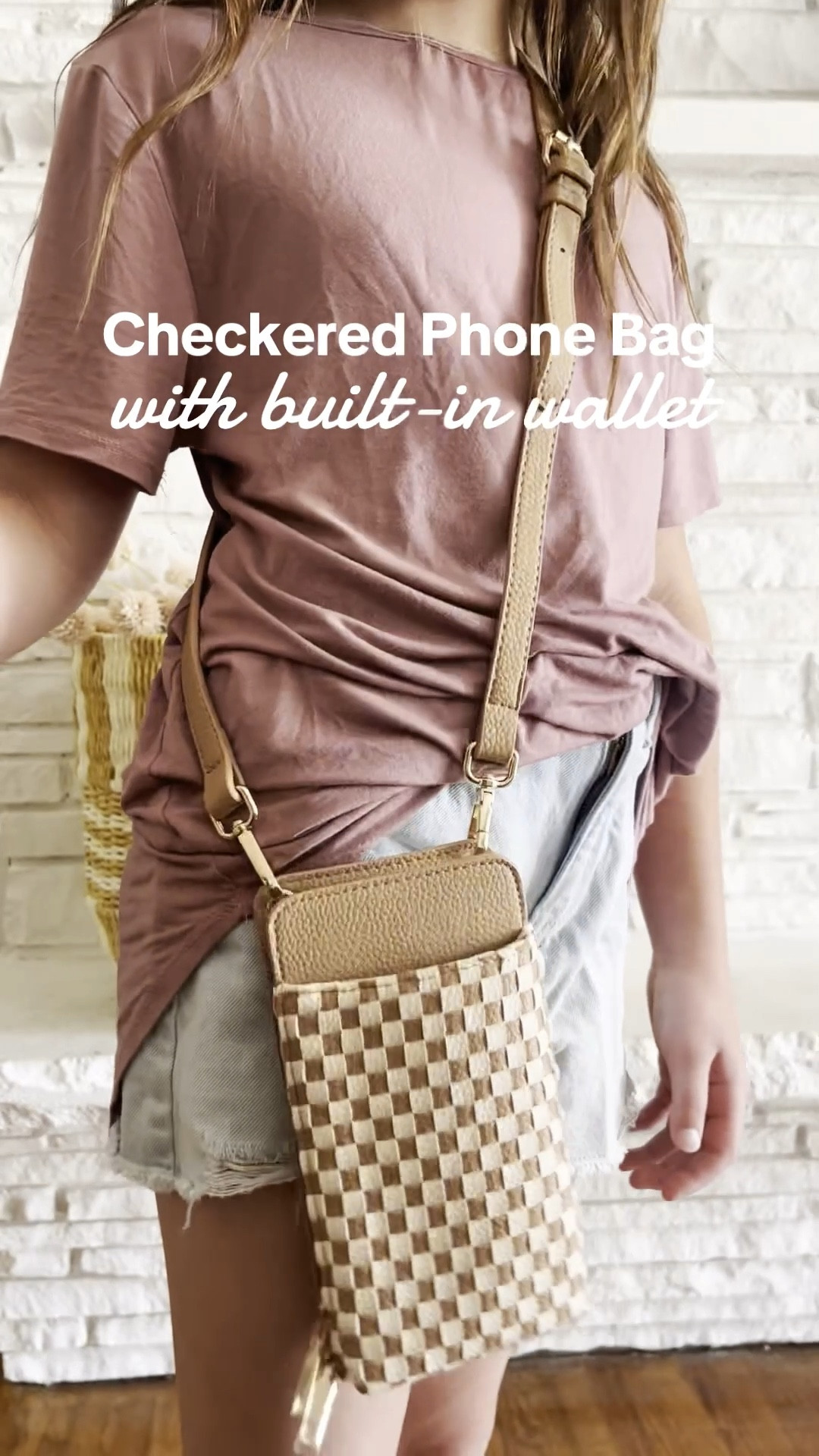 The cutest phone bag that doubles as a wallet! Elevates any outfit! 

#LTKFindsUnder100 #LTKItBag #LTKTravel