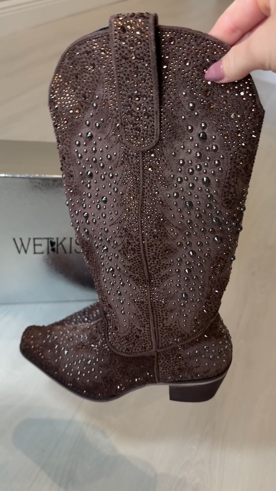 Possibly the most beautiful cowboy boots out there!
Chocolate + sparkle 🤎✨
@Wetkiss

#LTKSeasonal #LTKootd #LTKgrwm
