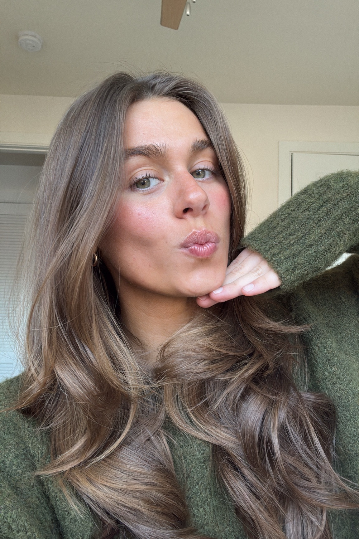 Wearing the Conceal + Perfect Sun Kissed Liquid Bronzing Drops in shade light and the Cheek Kiss Blush + Glow Blush in shade pink cava! Linked other Milani favs :)

.
.
#AD @Target @milanicosmetics #GRWMilani #milanicosmetics #TargetPartner #Target