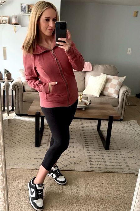 Lululemon. Casual outfit 

#LTKfindsunder50 #LTKActive #LTKfindsunder100