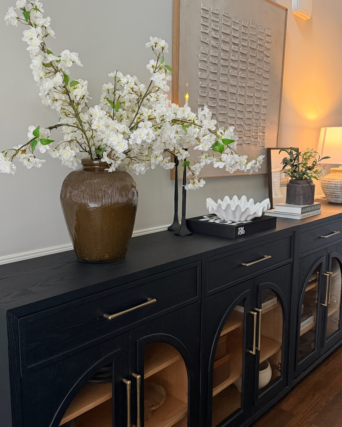 Entryway love

#LTKmomlife #LTKvlog #LTKSeasonal
