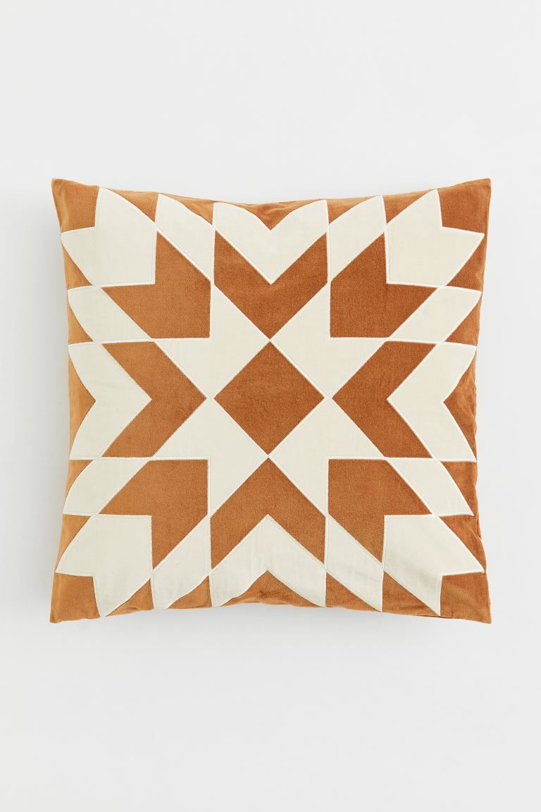 Quilted velvet cushion cover | H&M (UK, MY, IN, SG, PH, TW, HK)
