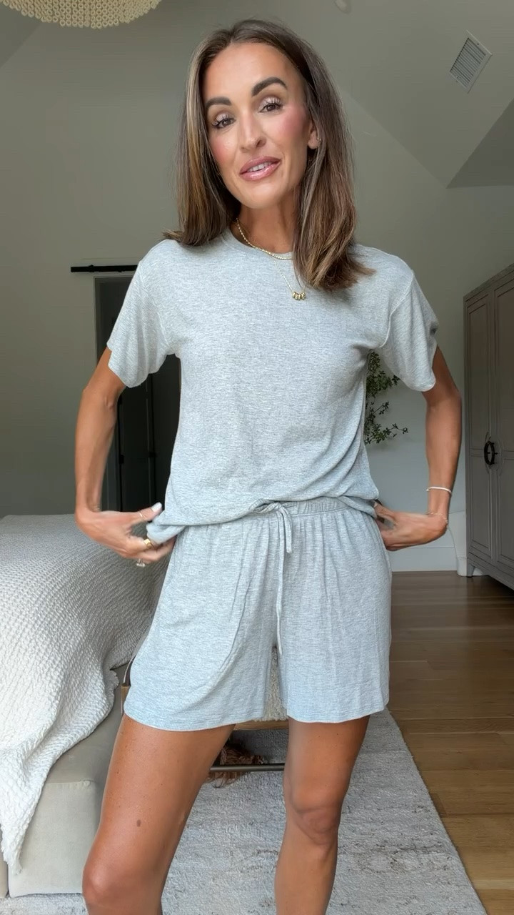 A moment for this ribbed pj set 😮‍💨 under $40 and crazy comfortable! 🤍