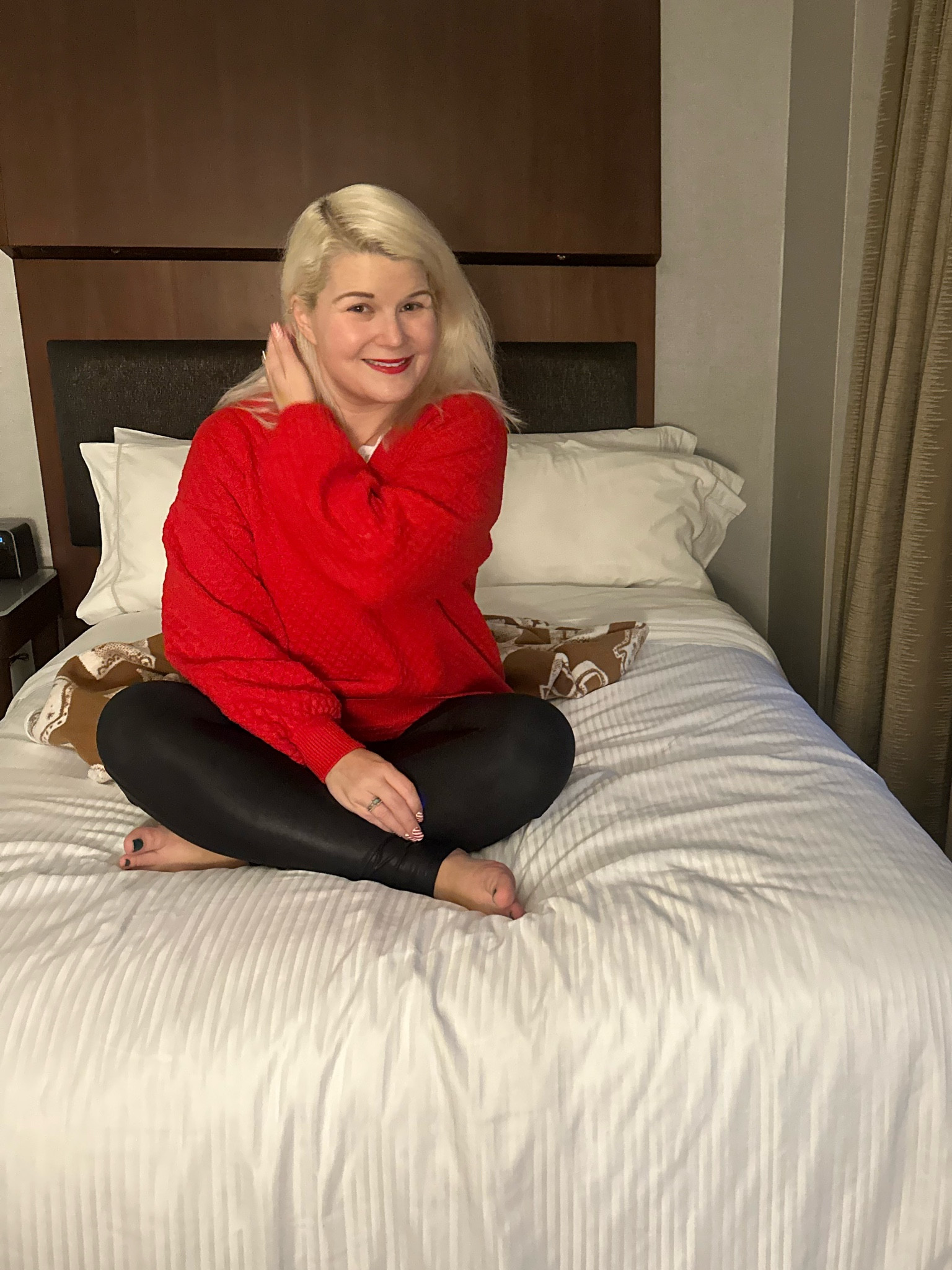 Tuesday OOTD.

All about the holiday red🥰💗

#LTKstyletip #LTKHoliday #LTKGiftGuide