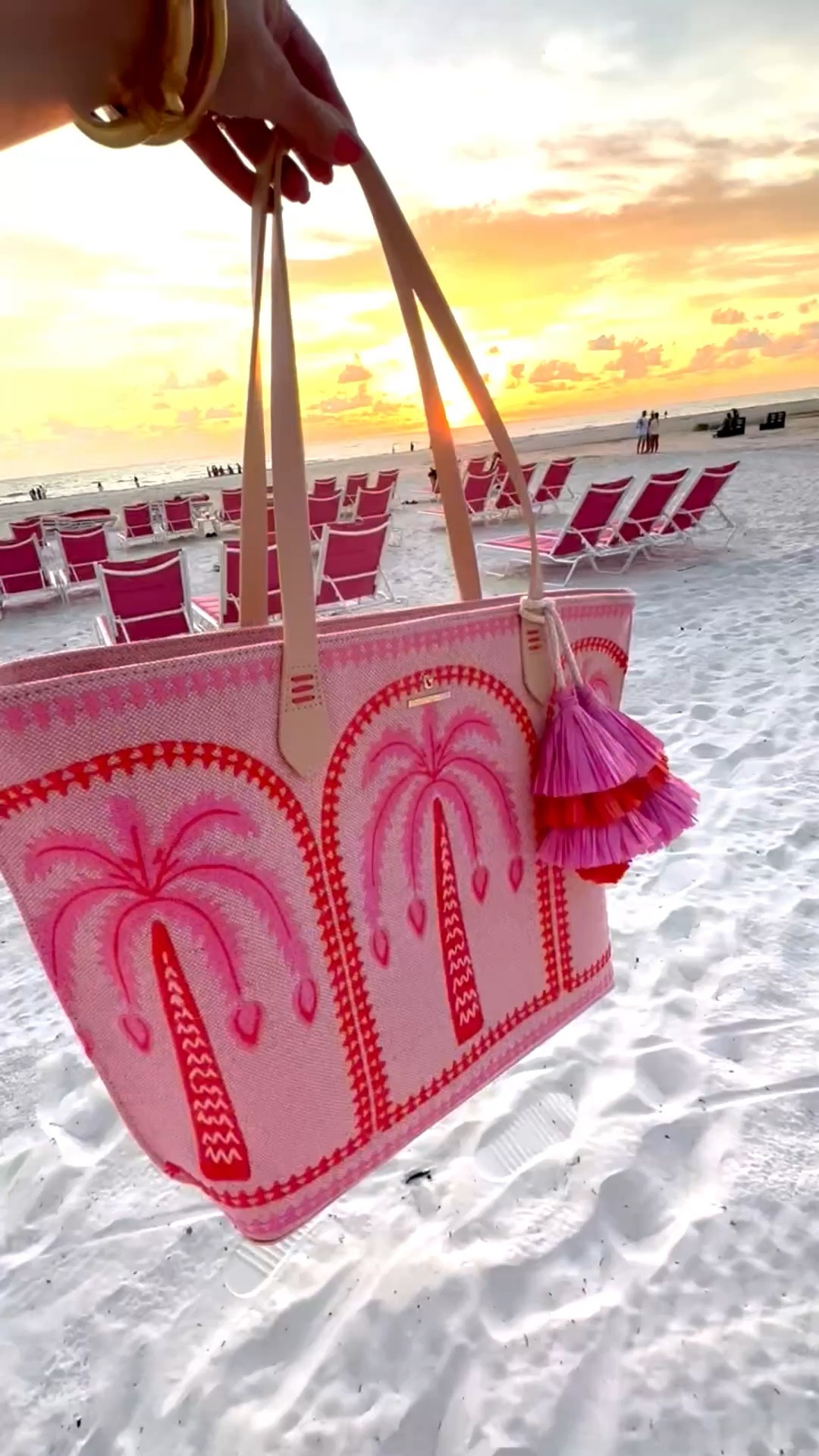 The perfect beach bag to bring to the Don Cesar in St. Pete beach. It matches the hotel! Look at these pink palm trees! 

It’s one of the prettiest bags I own!


#LTKSeasonal #LTKOver40 #LTKSaleAlert #LTKMothersDay #LTKTravel #LTKgrwm #LTKootd #LTKSwim #LTKFestival #LTKvlog 