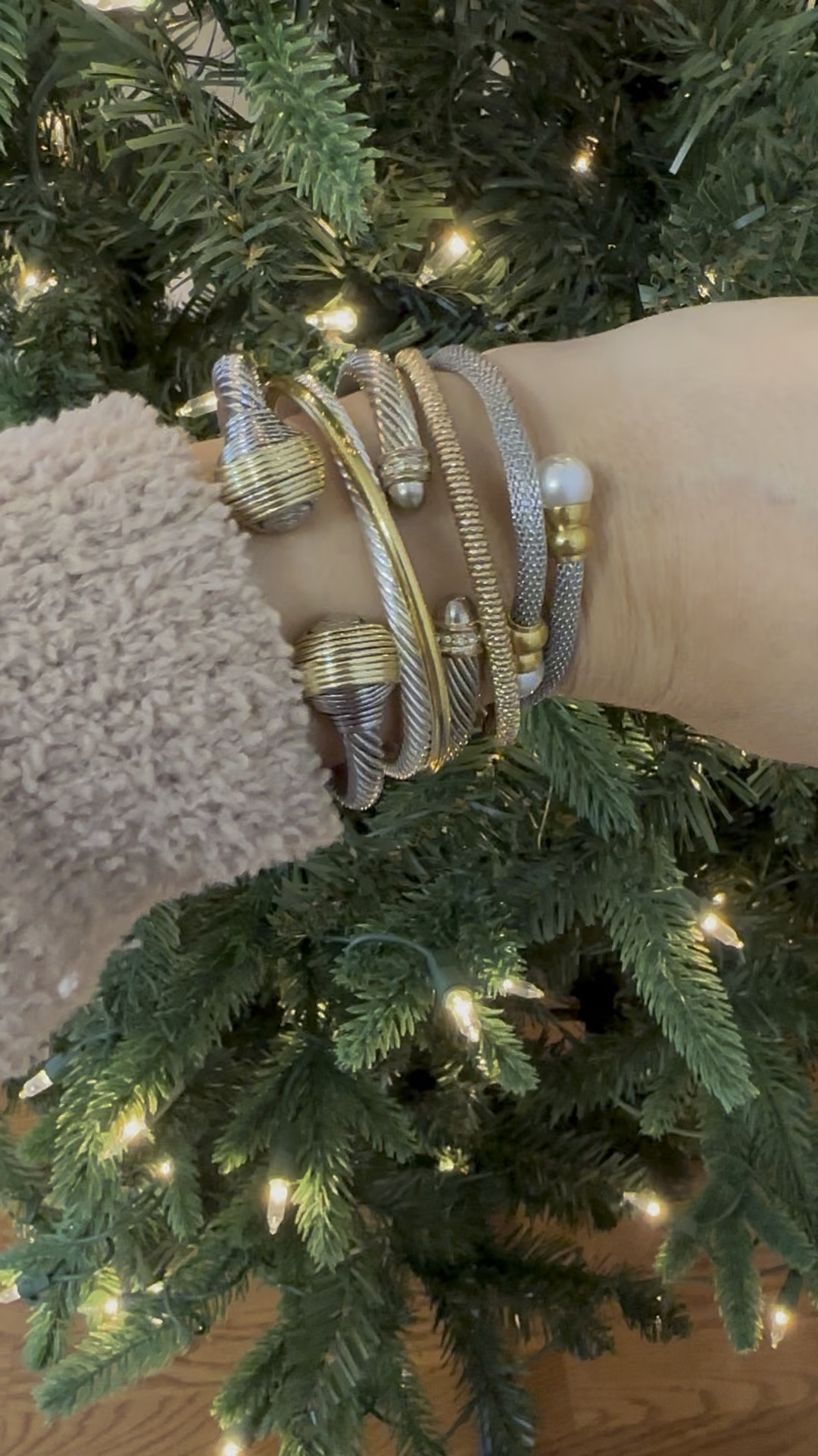 Amazing look for less bracelets from Amazon! Remind me of David Yurman but under $20!


#LTKGiftGuide #LTKFindsUnder50 #LTKStyleTip