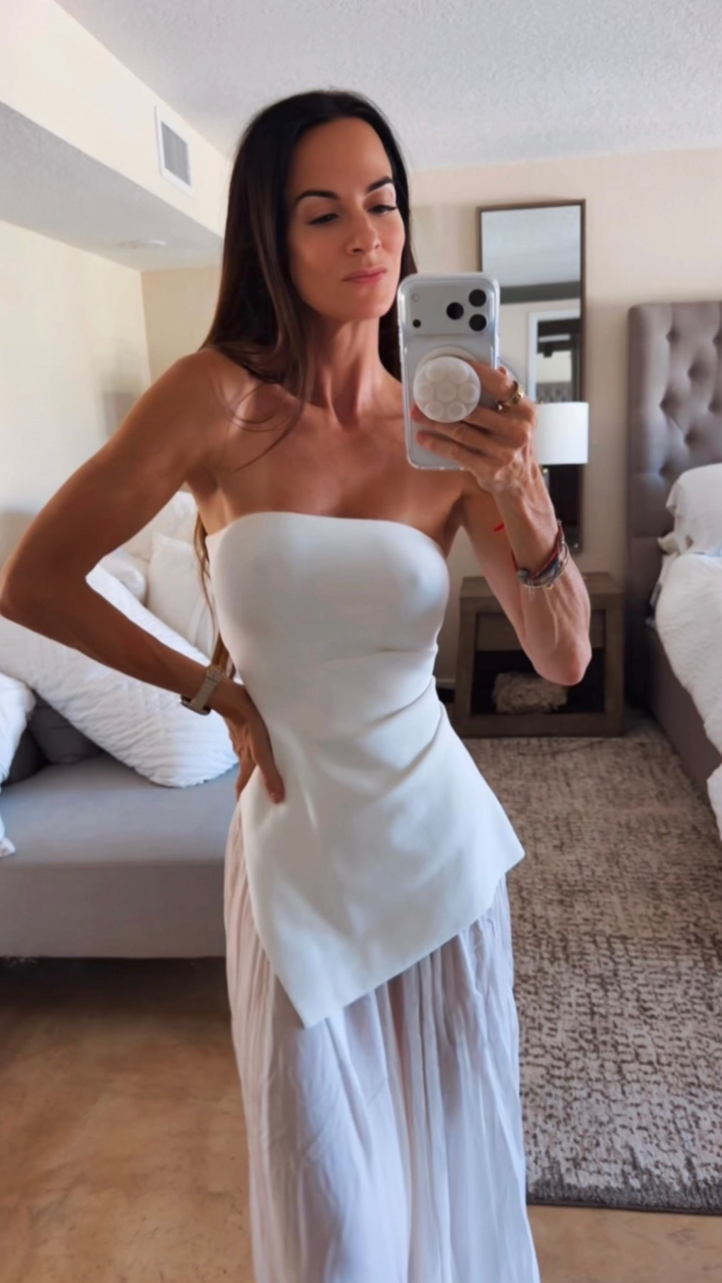 White outfits just hit different. 🤍✨

Two tops, two skirts. Three completely different vibes.

Look 1: Lace skirt for that soft, romantic moment.
Look 2: Sheer skirt because a little drama never hurt anybody.
Look 3: The same sheer skirt with an asymmetric bandeau for a modern twist.

Proof that a few great pieces can create an entire wardrobe. Which one are you reaching for?

XXS long bandeau
XS asymmetrical bandeau
0 skirts

#SummerStyle #WhiteOutfit #NeutralStyle #ResortWear #StyleInspo

#LTKootd #LTKdayinmylife #LTKgrwm