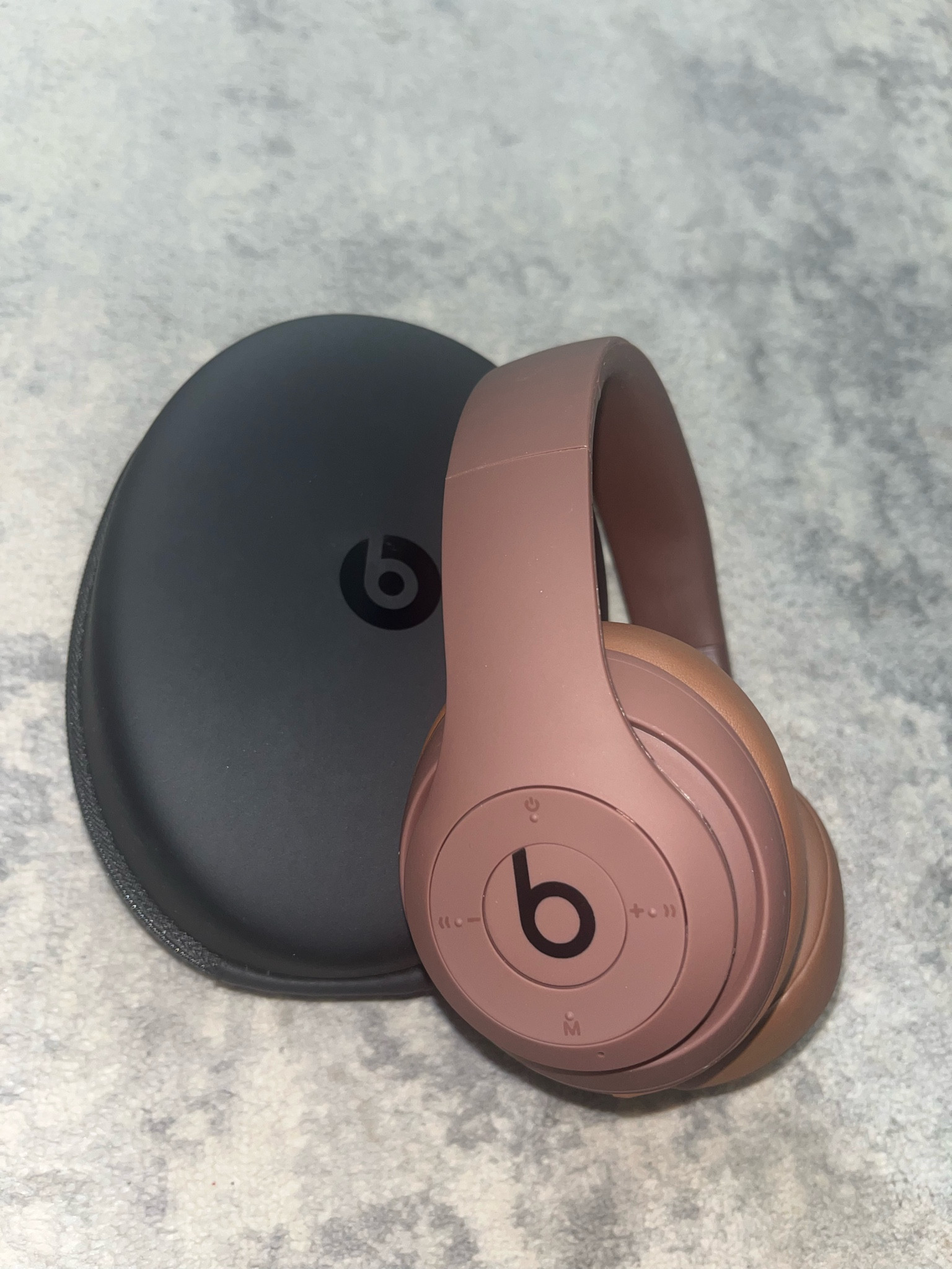 Brown Beats headphones for less than $30 #beats #brownbeats #dhgate #brownbeatsheadphones #headphones

#LTKHoliday #LTKSeasonal #LTKGiftGuide