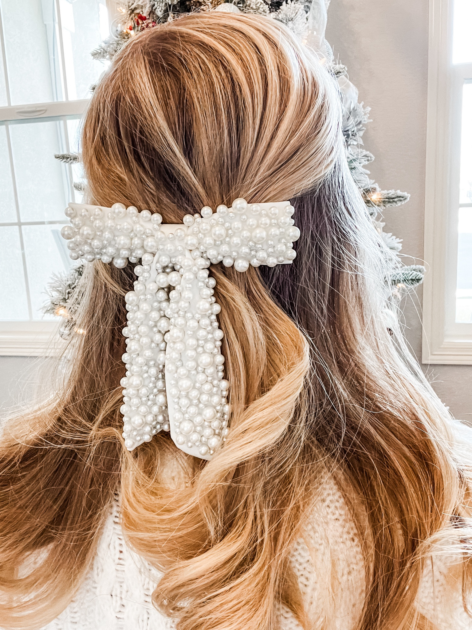 Great options to this sold out pearl barrette. Hair bow. Hair accessories. Holiday party. Holiday outfit. Hair Barrette. 

#LTKHoliday