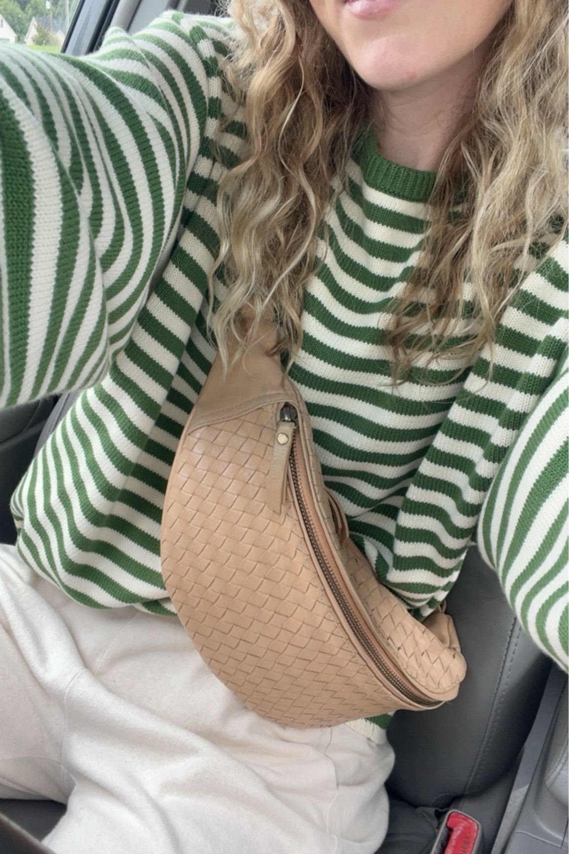 Linking this sweater! Love this company & literally every single one of their pieces. I got a small, which is my normal size. It’s a slightly oversized fit, but I wouldn’t mind a medium for an even more oversized fit! Hope that helps ☺️

They have several colors too! Getting the blue next 🫐 