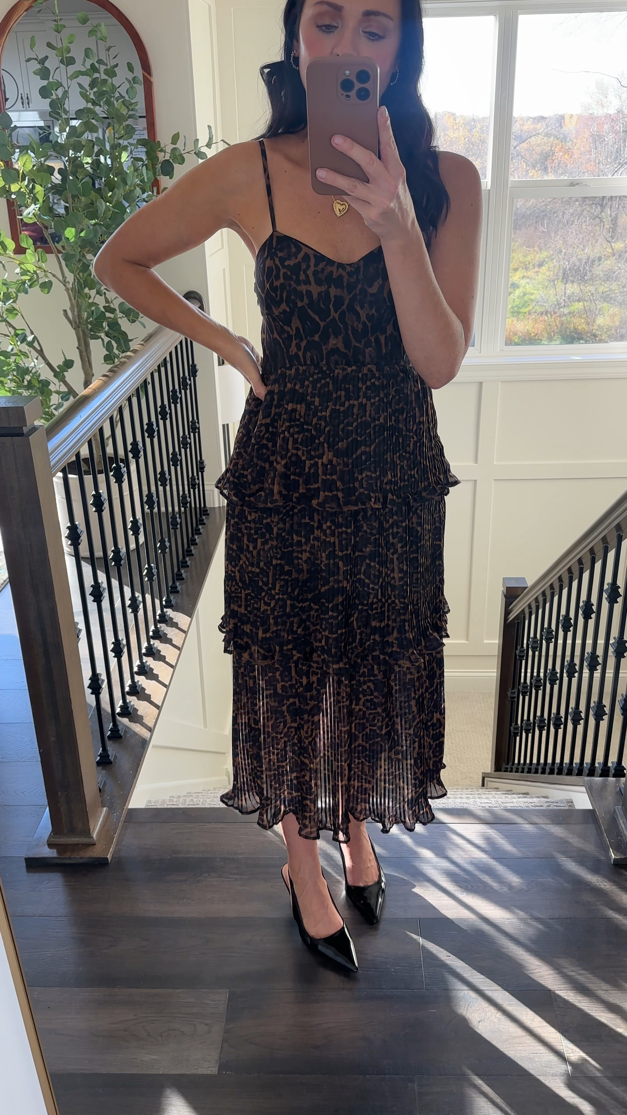 Such a beautiful semi-formal leopard print dress! 🐆🐆This would be a great wedding guest option! 


#LTKStyleTip #LTKFindsUnder100 #LTKOver40