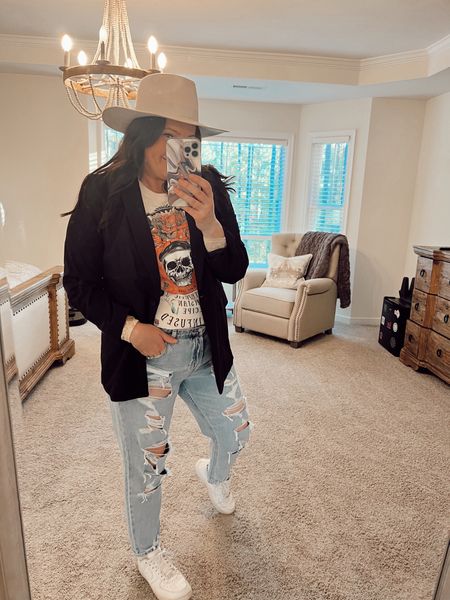 Date night casual! 

Graphic tee, casual outfits, ripped jeans, urban outfitters, hat, blazer 

#LTKmidsize #LTKfindsunder50 #LTKstyletip