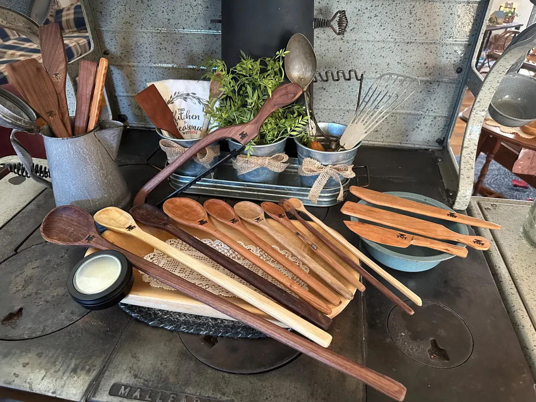 Two Paws Farmhouse Homestead Starter Utensil Set - Etsy | Etsy (US)