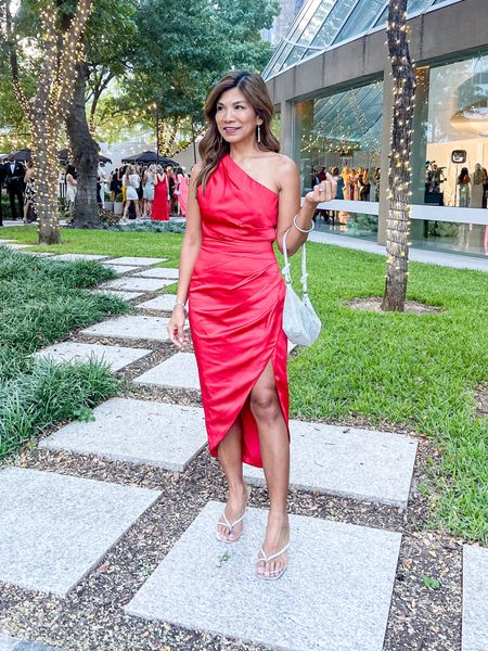 Dress in XS(wearing pasties and linked. You could wear strapless bra as well. Dress code s double-lined). Fits tts.
Shoes fit tts. Comes in other colors. 
I wore this to LTKCon but would look great as wedding guest dress, Christmas and holiday parties.

#LTKHoliday #LTKstyletip #LTKSeasonal