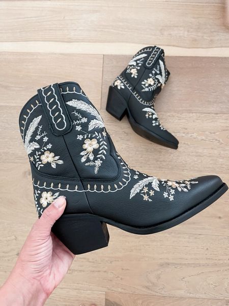 The cutest boots for fall!

#LTKshoecrush #LTKstyletip #LTKSeasonal