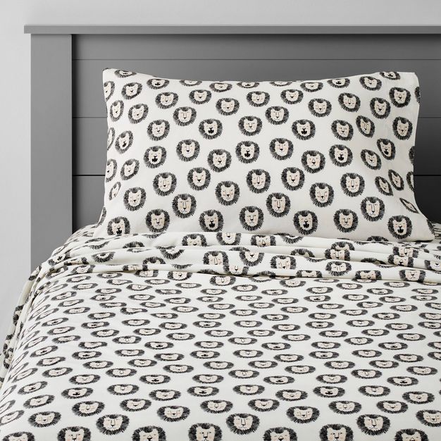 Toddler Lions Cotton Sheet Set Black & White - Pillowfort™ | Target