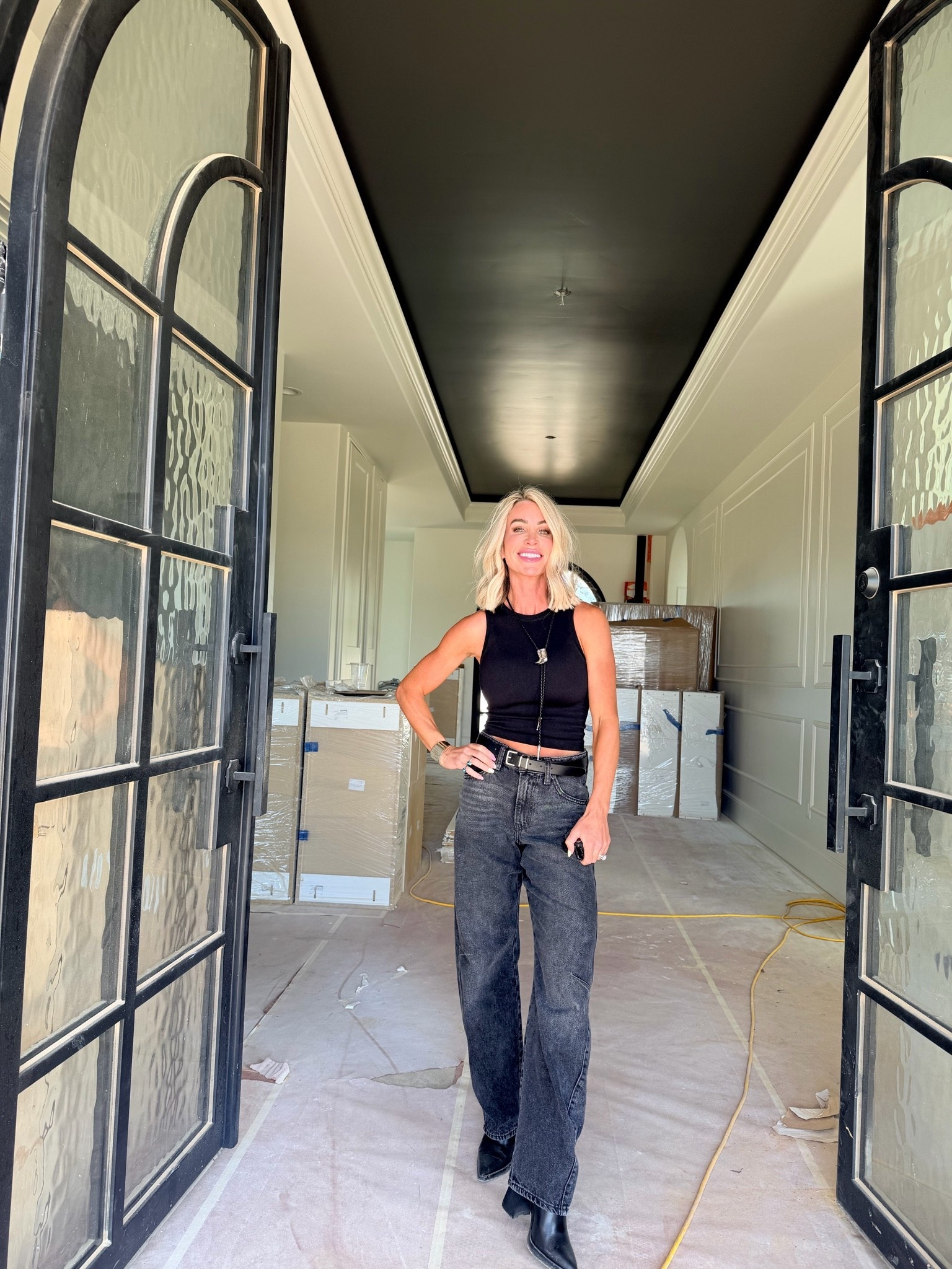 Parade of homes content outfit. 🖤