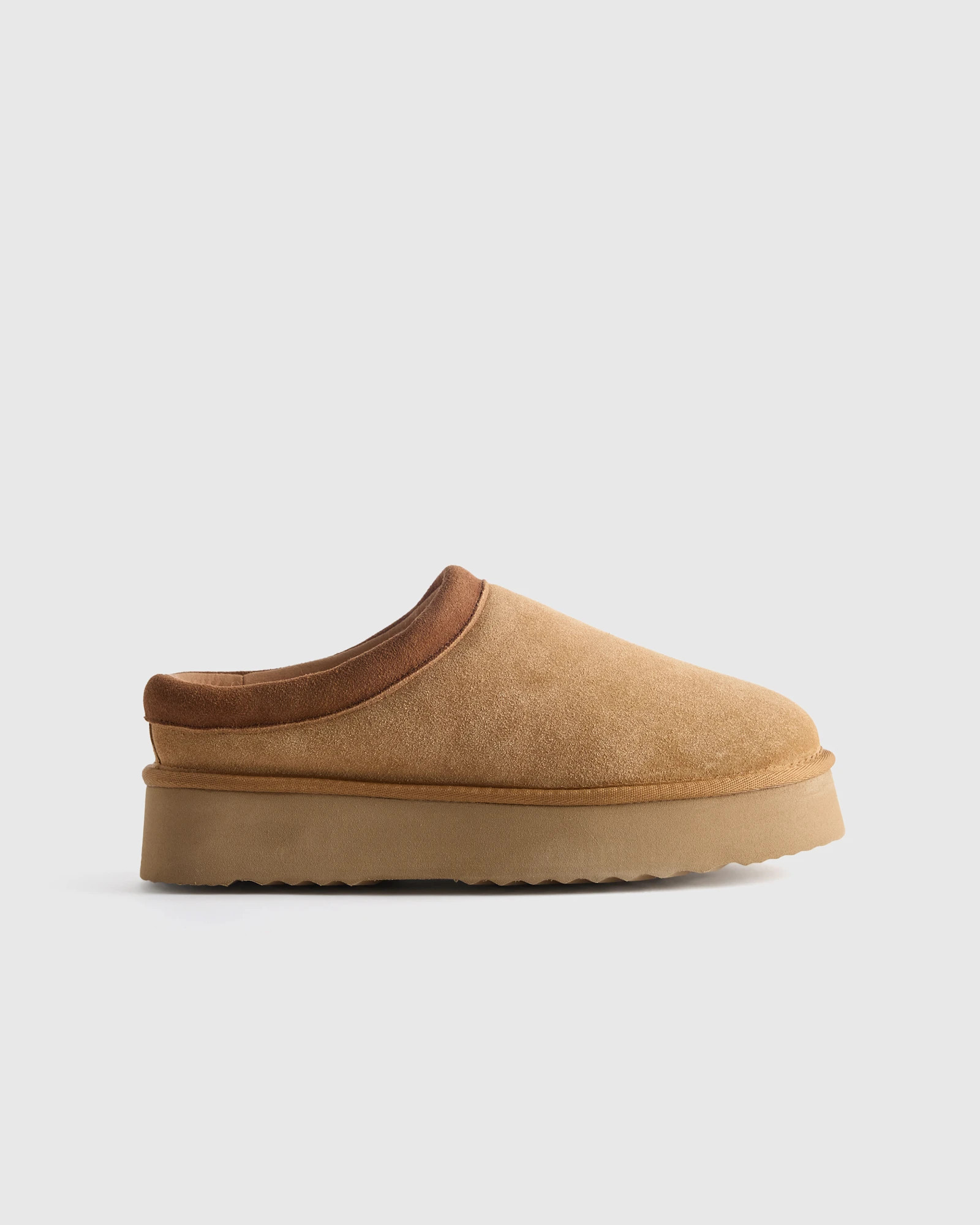 Quince | Women's Australian Shearling Platform Clog Slipper in Pecan, Size 6 | Quince