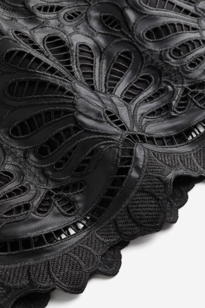 Broderie anglaise mini skirt | H&M (UK, MY, IN, SG, PH, TW, HK)