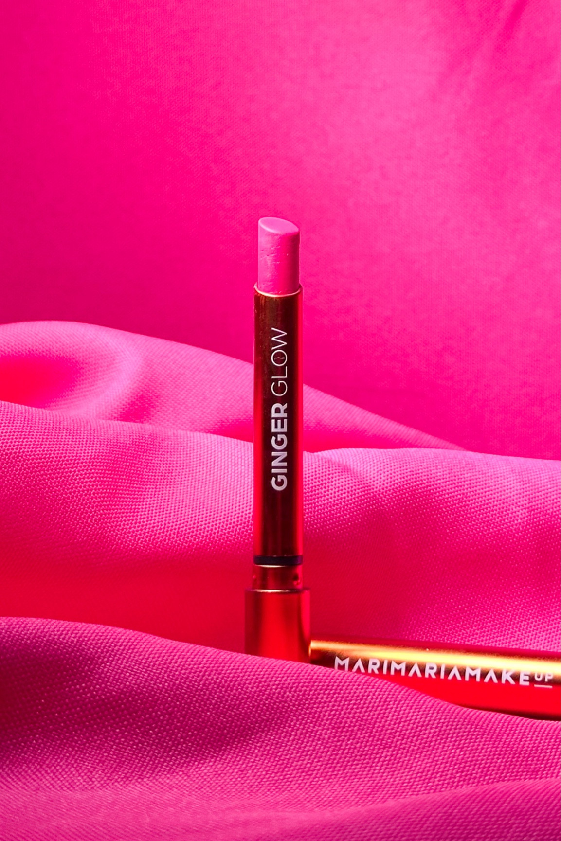 O pink perfeito existe! Bem Barbie core, esse é o batom cor bold de Mari Maria makeup 💖 

#LTKbeauty #LTKbrasil