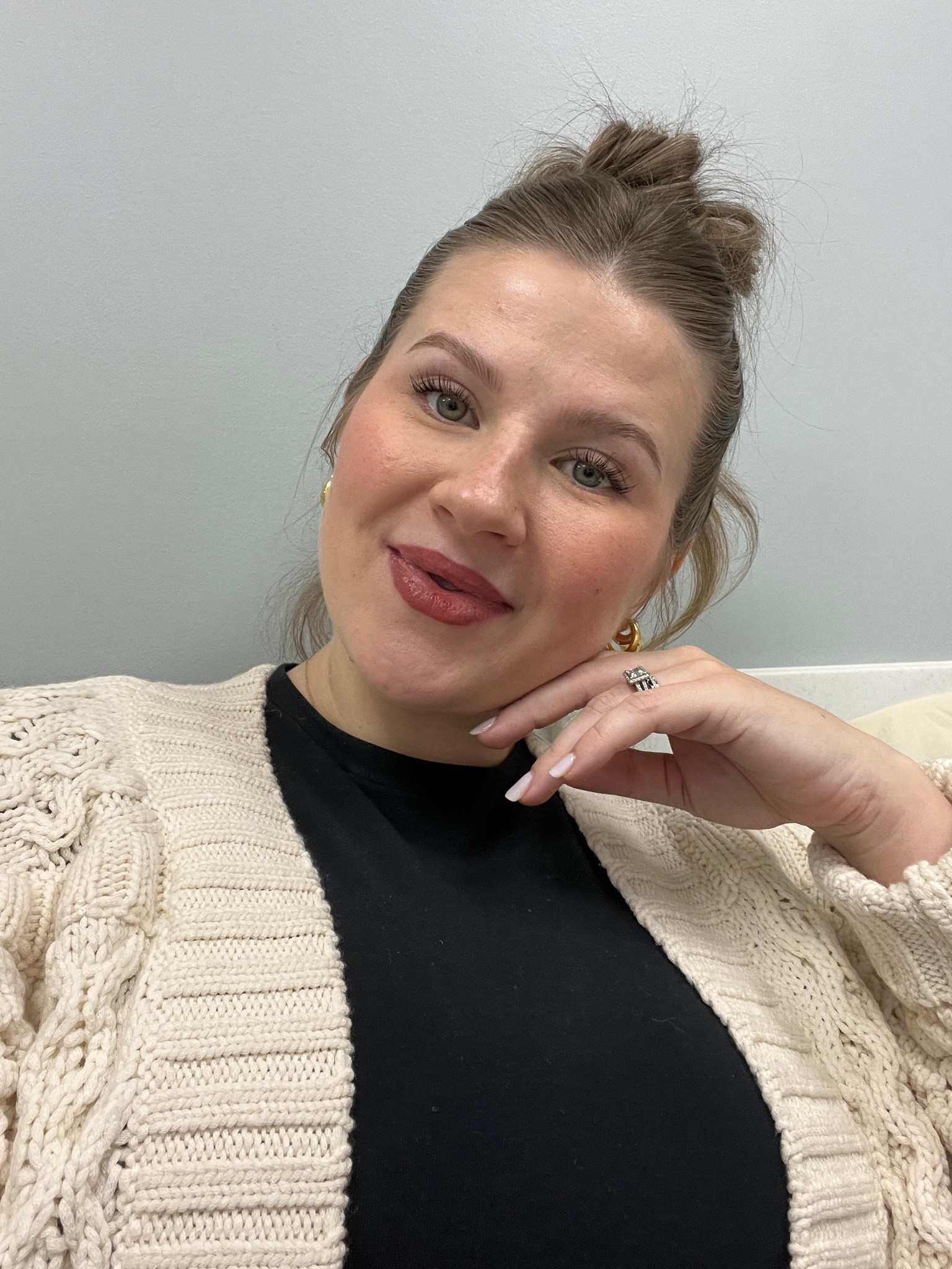 Super easy messy bun updo 

#LTKBeauty