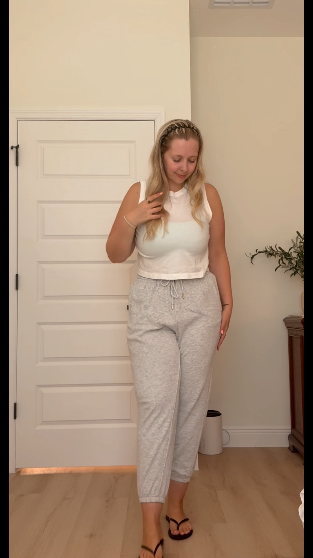 if you need a new comfy set—this is it. the joggers fit so well and the cropped tank is a staple. perfect cozy movie night outfit 🎬

#ltkstyle #ltkfit #ltkunder50 #cozyoutfit #athleisurewear #loungewearstyle #casualoutfitideas #everydaystyle #comfyclothes #outfitinspo #ltkcreator #neutralstyle #weekendoutfit #airportoutfit #errandoutfit