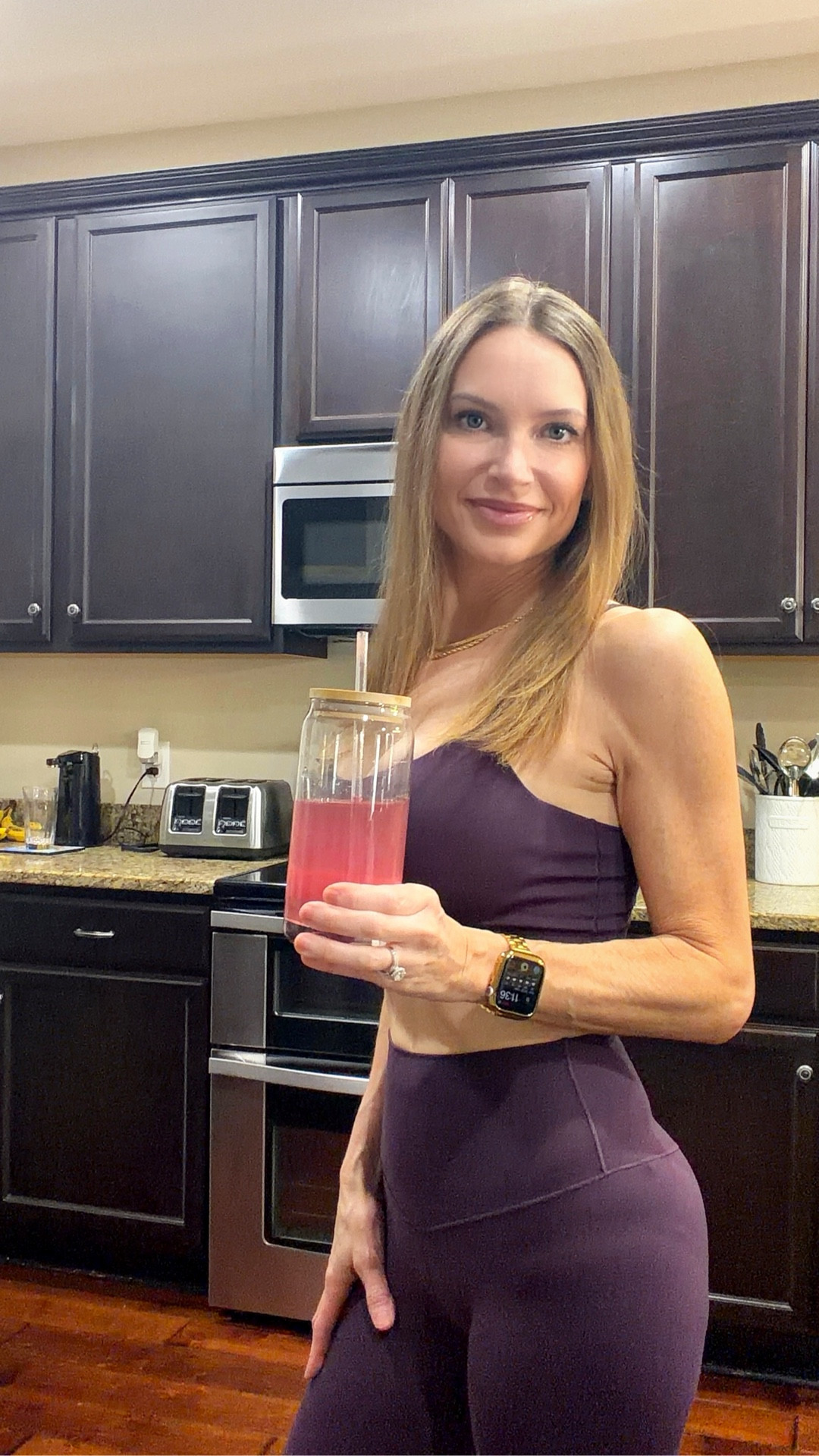 Linking today’s Aerie outfit because it’s too good not to share — comfy, flattering, and perfect for busy days. And since I always get questions about my purple drink, I’m adding those details too. It’s the one thing that keeps my energy steady and helps with cravings when I’m running around. Everything’s linked below. 🤍

Purple drink details:

https://beautifulyu.com/?ref=TRACYRAINEY

Code TRACYRAINEY saves 15%

@Aerie 
#aeriestyle
#aeriefinds
#everydaystyle
#wellnessforwomen
#energyboost

#LTKfitnessgoals #LTKselfcare #LTKActive