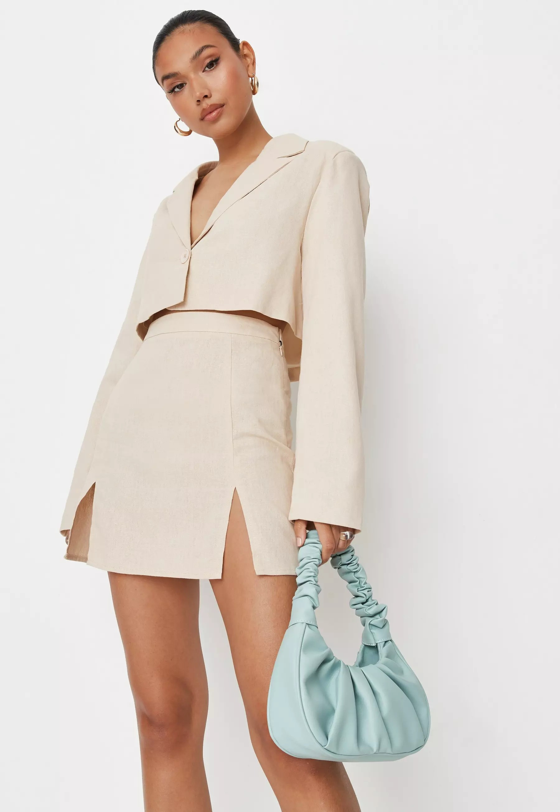 Sarah Ashcroft x Missguided Oversize-Crop-Blazer im Leinen-Look in Creme | Missguided (DE)