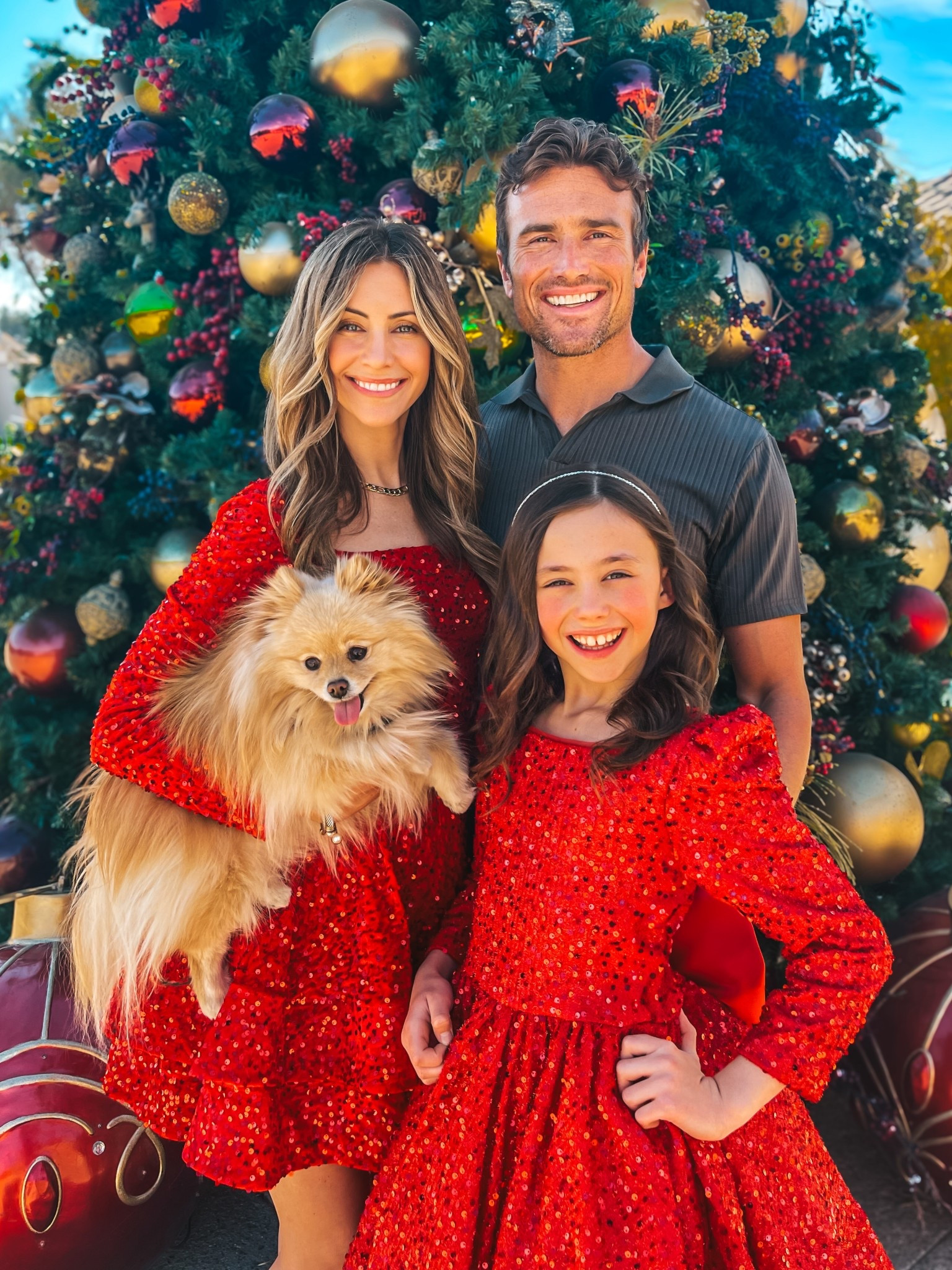 Family holiday outfits

Red dress, holiday dress, heels, black heels, men’s dress shirt, men’s dress pants, men’s dress shoes. Family photo, family outfit, holiday look, holiday outfit.

#LTKHoliday #LTKKids #LTKMens