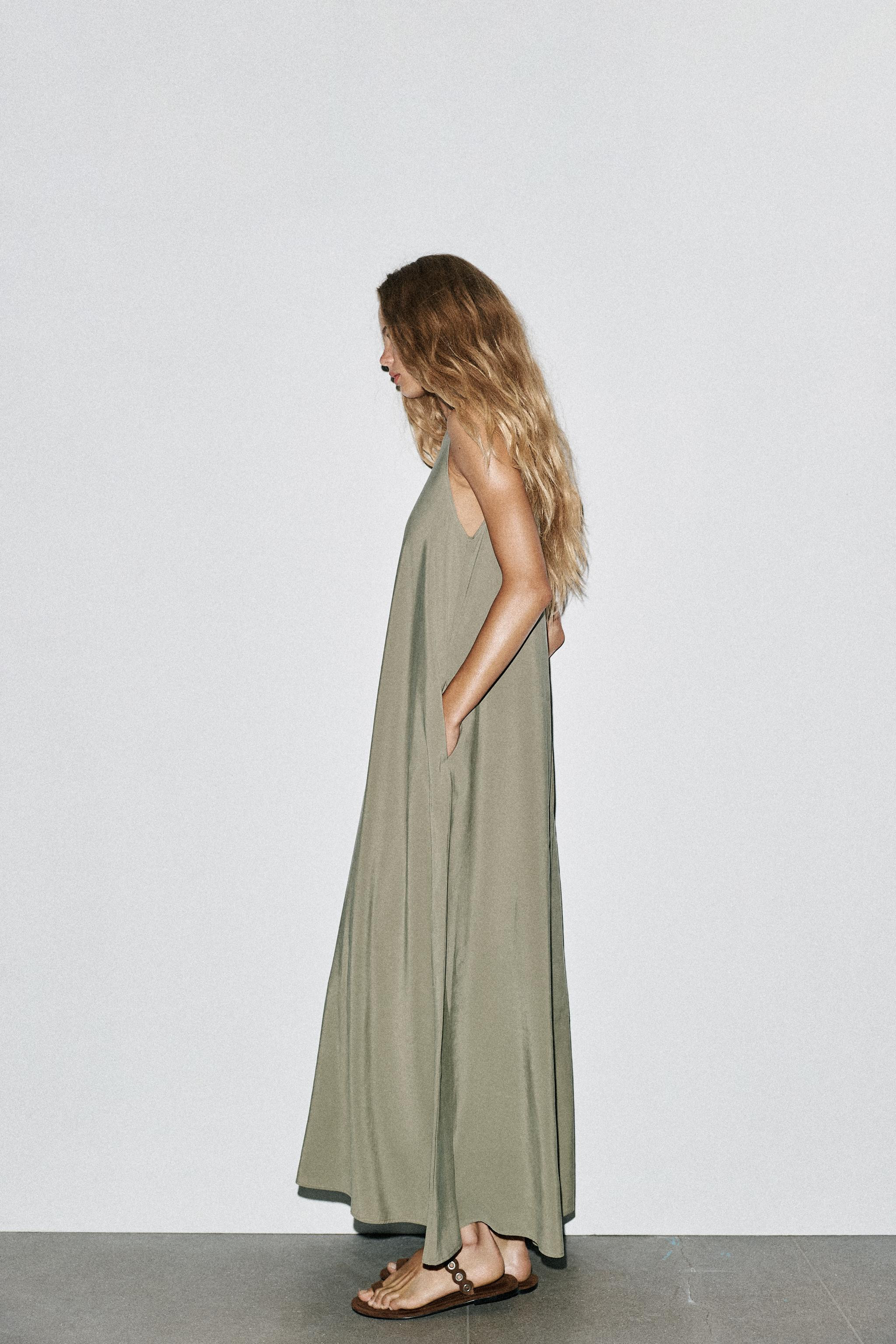 FLOWING VOLUMINOUS MIDI DRESS | Zara UK