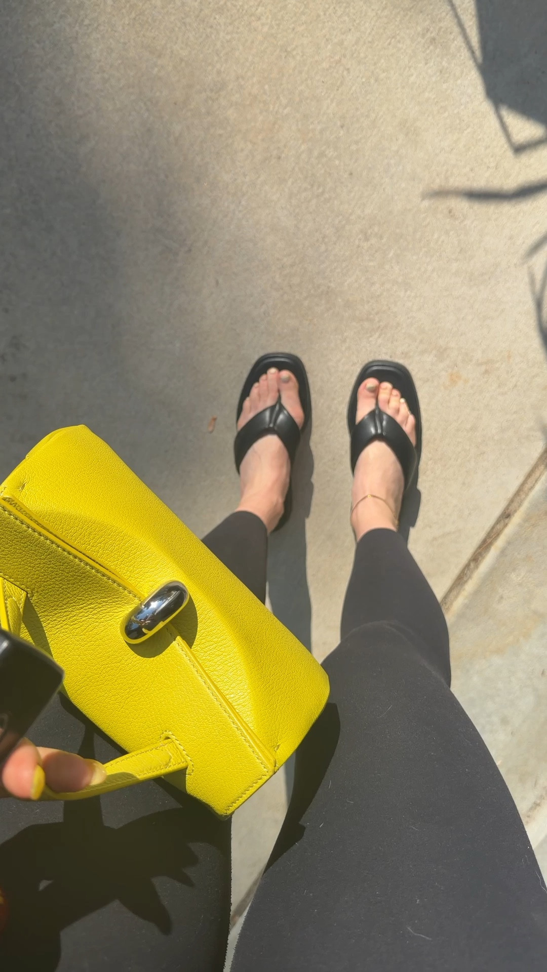 I keep wearing these Steve Madden sandals. I love that they are flip-flops but elevated flip-flops. They run tts! ￼


@Steve Madden US 

#LTKdayinmylife #LTKootd #LTKmomlife
