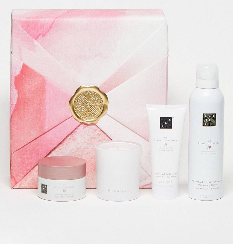 Christmas gifts 

#LTKSeasonal #LTKHoliday #LTKGiftGuide