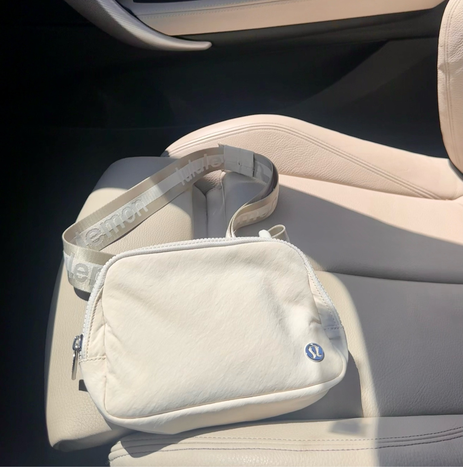 Loving my lululemon belt bag for to-and-from the gym 

#LTKActive #LTKitbag #LTKfindsunder100