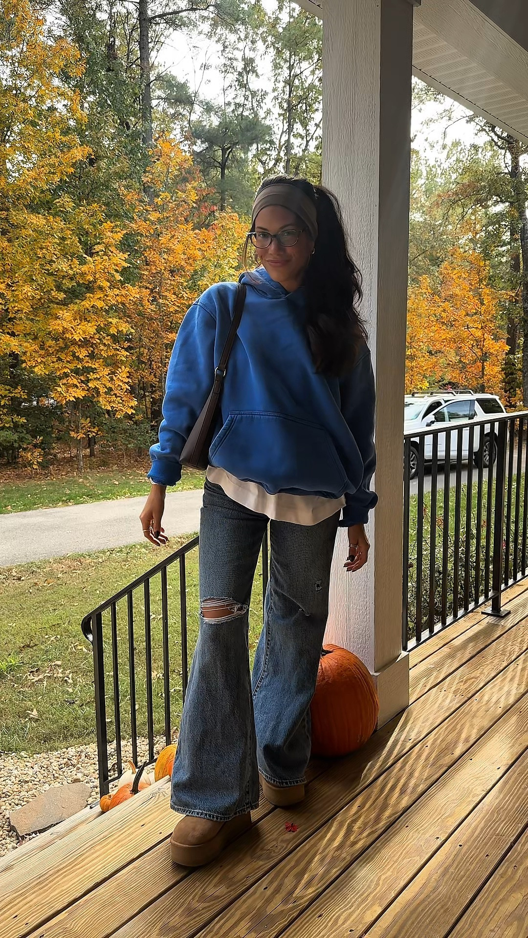 The coziest sweatshirt to ever exist. Runs oversized I’m wearing a small! 

Fall outfits, cozy outfits, comfy outfits, fall fashion, fall ootd, oversized sweatshirts, Ugg boots, Ugg platforms 