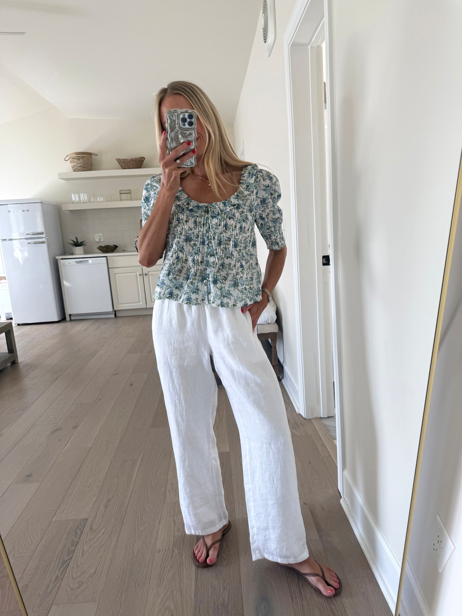 Floral top - XS
linen pant - XS
brown sandals

Spring outfits 2026