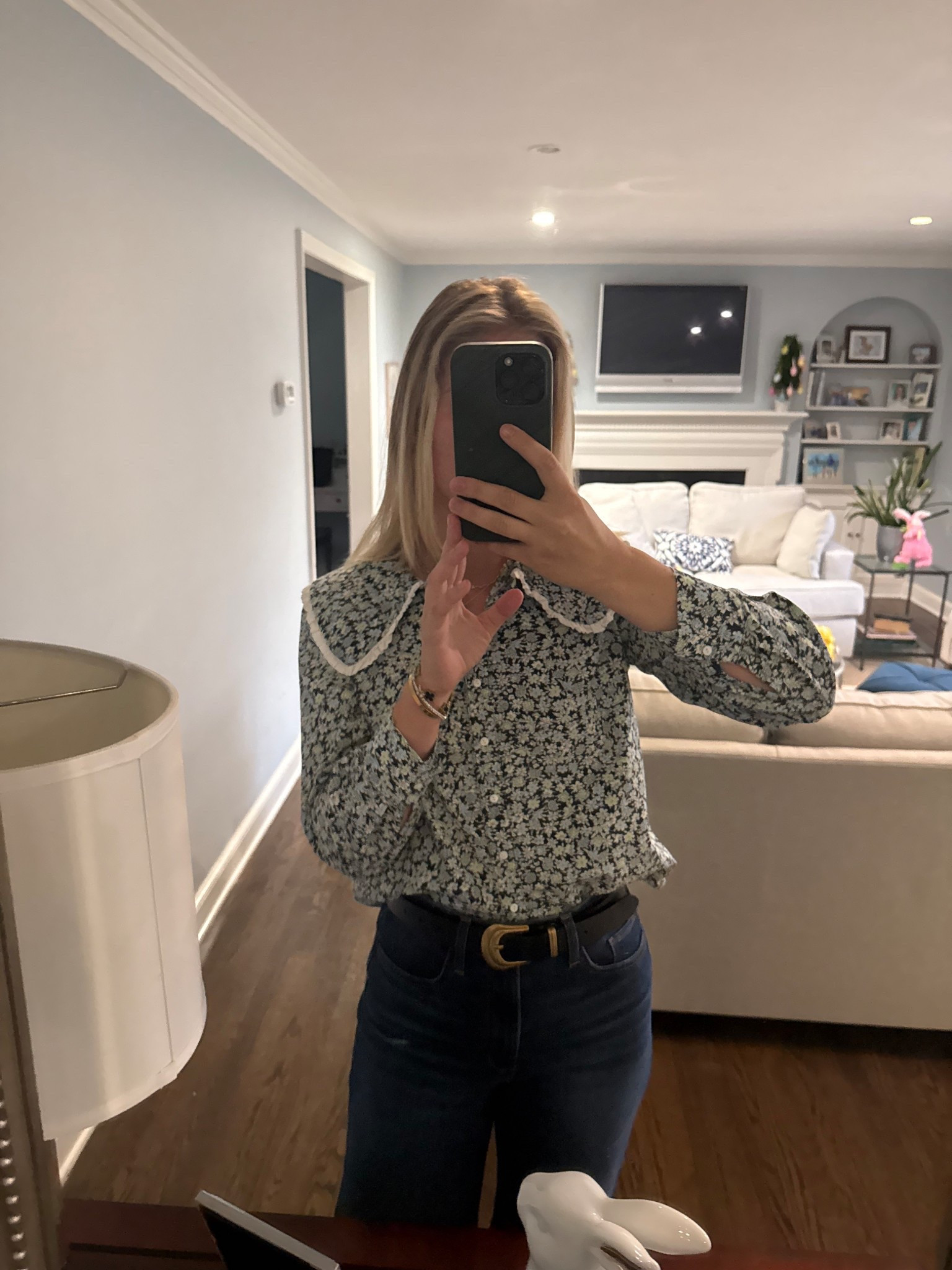 💐


Maje City Collared Top
Maje top
Rent the runway
Floral top
Collared shirt
Collared top
Preppy top
Chic top
Cute top
Fun top
Printed top
Statement top
Maje shirt
Dark wash jeans
Dark jeasn
High waisted jeans
Wide leg jeans
Joes jeans
Black belt
Gold belt
Black and gold belt
Spring outfit
Spring style
Summer outfit
Summer style
Spring work outfit
Business casual outfit
Office outfit
Officewear
Casual work outfit

#LTKootd #LTKWorkwear