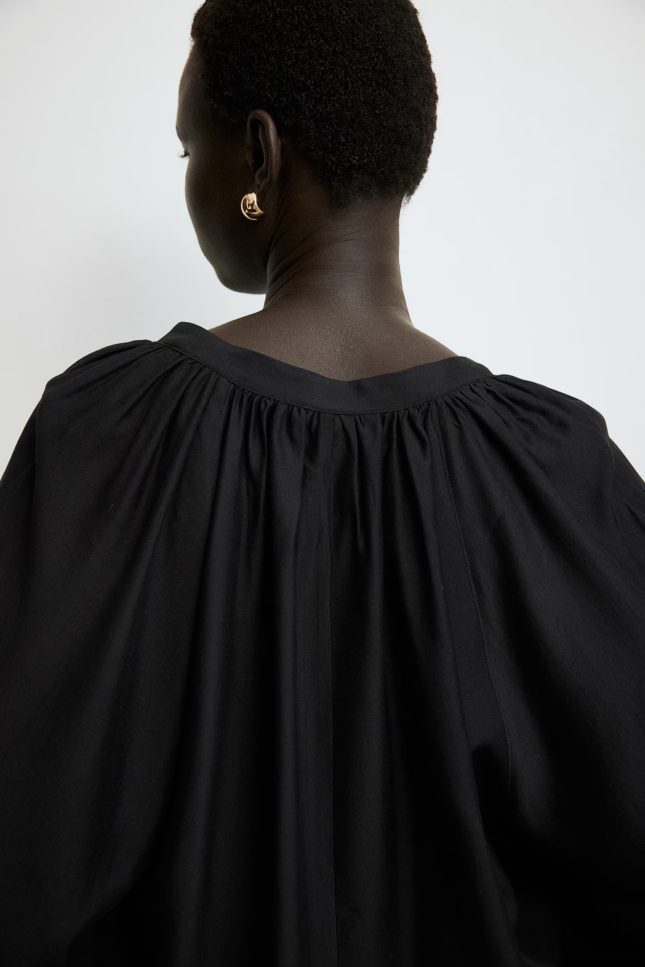 Chunky Dome Earrings - Gold-colored - Ladies | H&M US | H&M (US + CA)