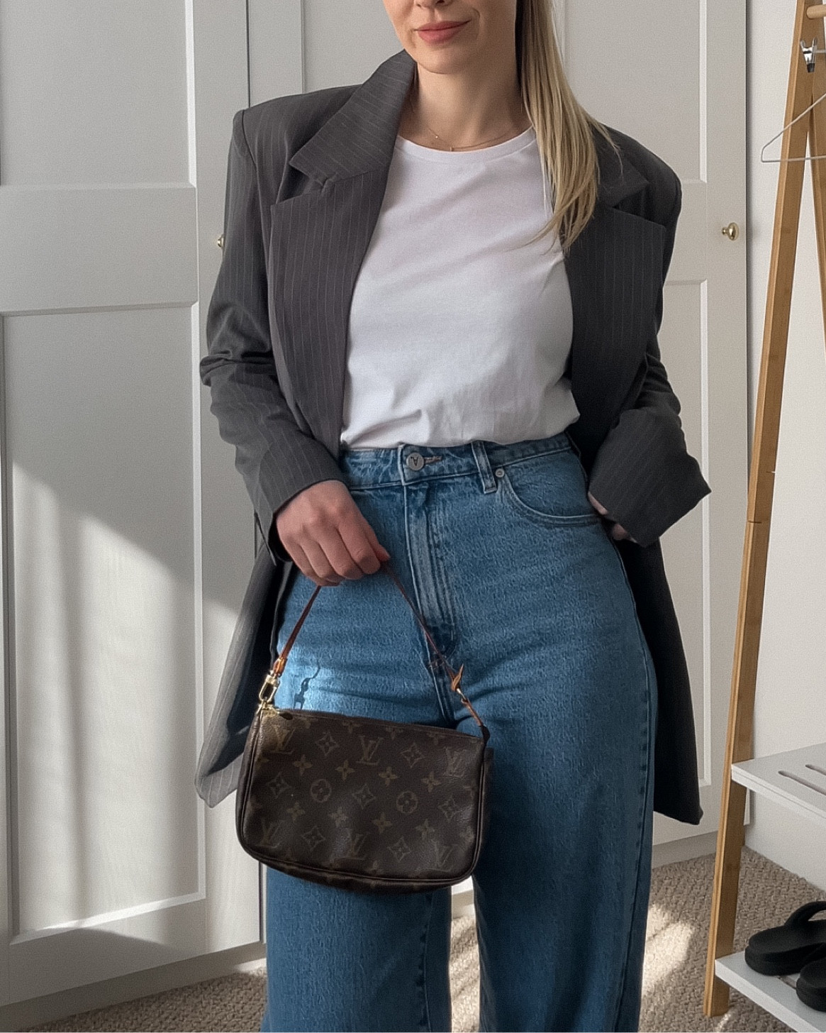 26/30 Winter Outfit Ideas in Australia 🫶🏼 This pinstripe blazer is a favourite in my wardrobe now! Linked everything exact x 

#LTKSeasonal #LTKstyletip #LTKaustralia