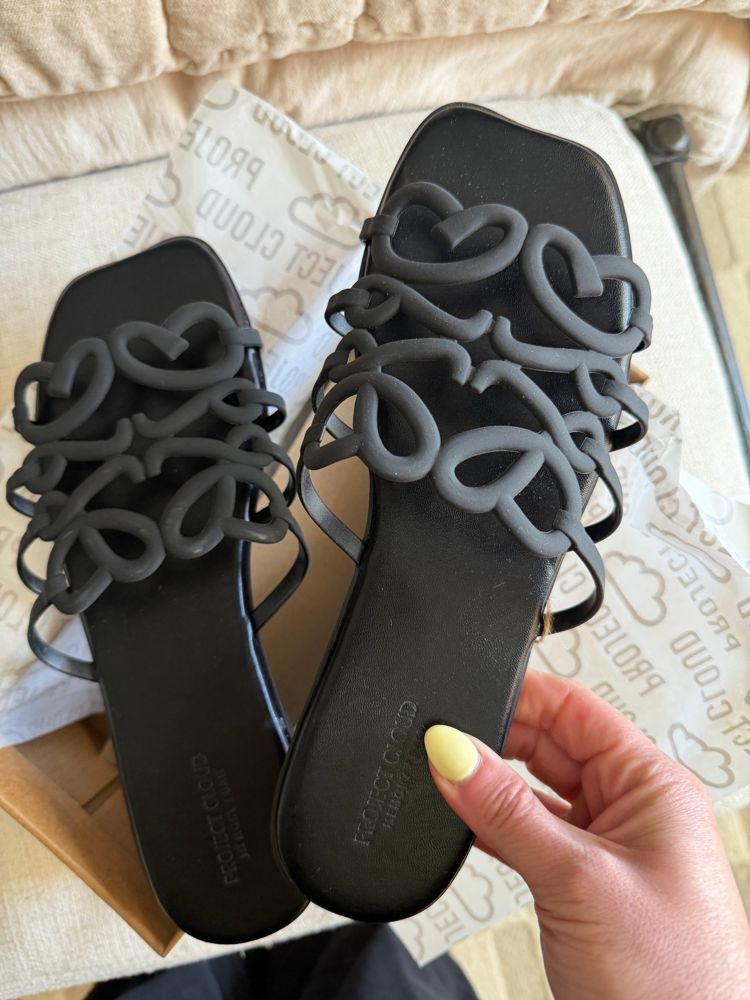 These memory foam sandals are the perfect comfy shoe for all day wear and I’m obsessed with the woven heart details! ❤️

#LTKBeauty #LTKootd #LTKMidsize