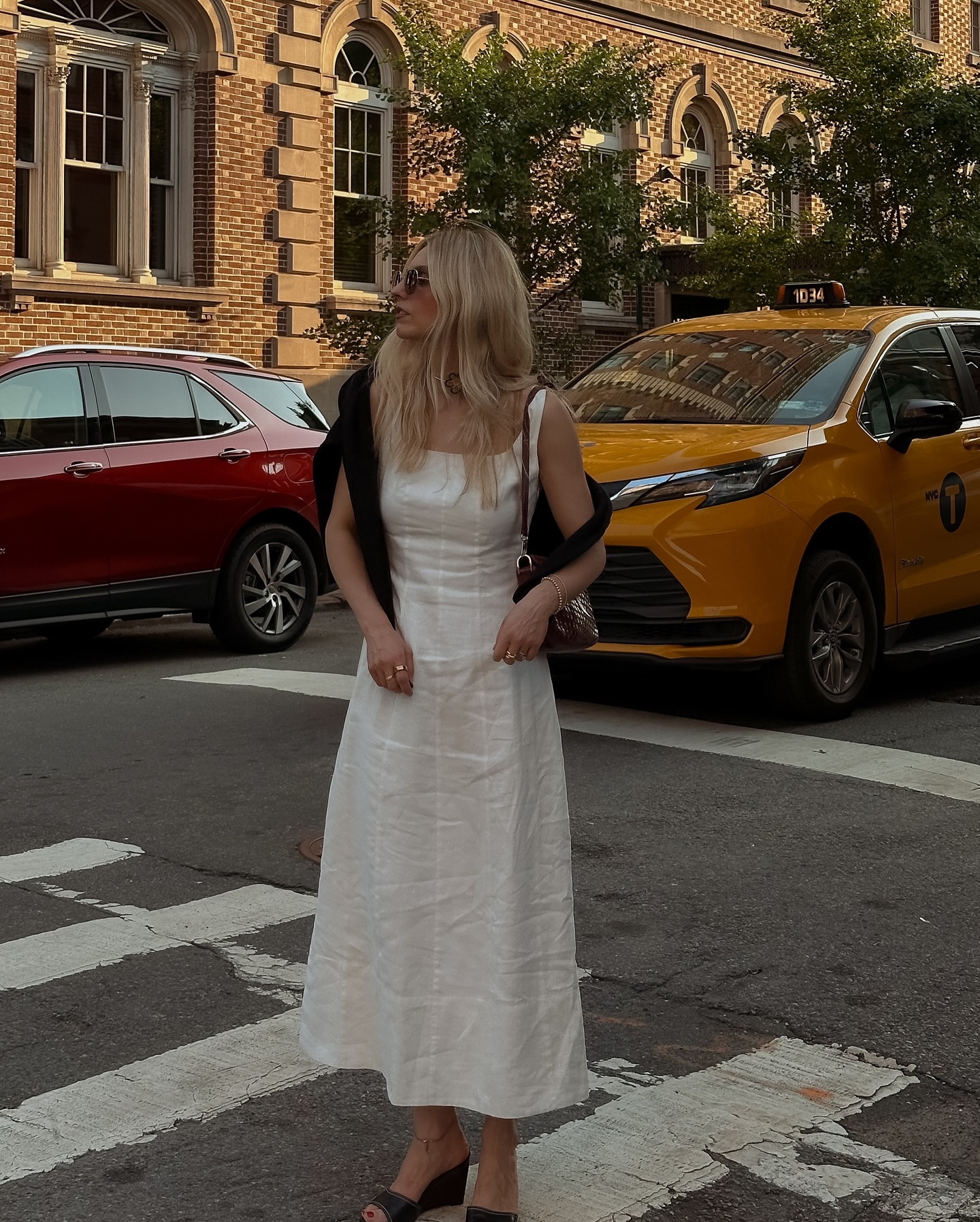 Code HELENE10 for 10% off at Jenni Kayne (works in stores too ) — I try to limit my city time during summer but I will always make an exception for the theatre. Which is exactly where I was headed in this ladylike getup, throwing caution to the wind by departing from my typically preferred oversized silhouette.

The loveliest @jennikayne fitted linen dress made me feel dressed up without going too hard— a balancing act of effortless sophistication, thank you fitted bodice.

Meanwhile, a cotton v-neck over the shoulders is a preferred summer evening accessory (looks cute and super handy), especially once the weather starts to cool down.

Use code HELENE10 for 10% off at @jennikayne if you’re shopping for anything (works in stores too) 🤍
~
Find all the 🔗 in my profile.

#LTKStyleTip #LTKSeasonal