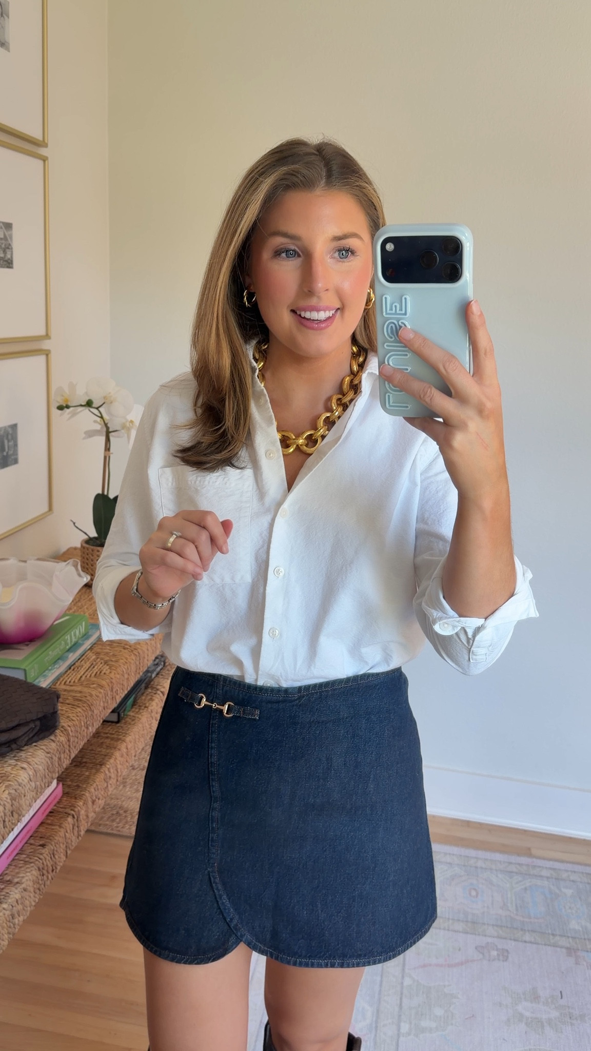 Cute early fall fit! Wearing an XS in top and 26 in skirt!