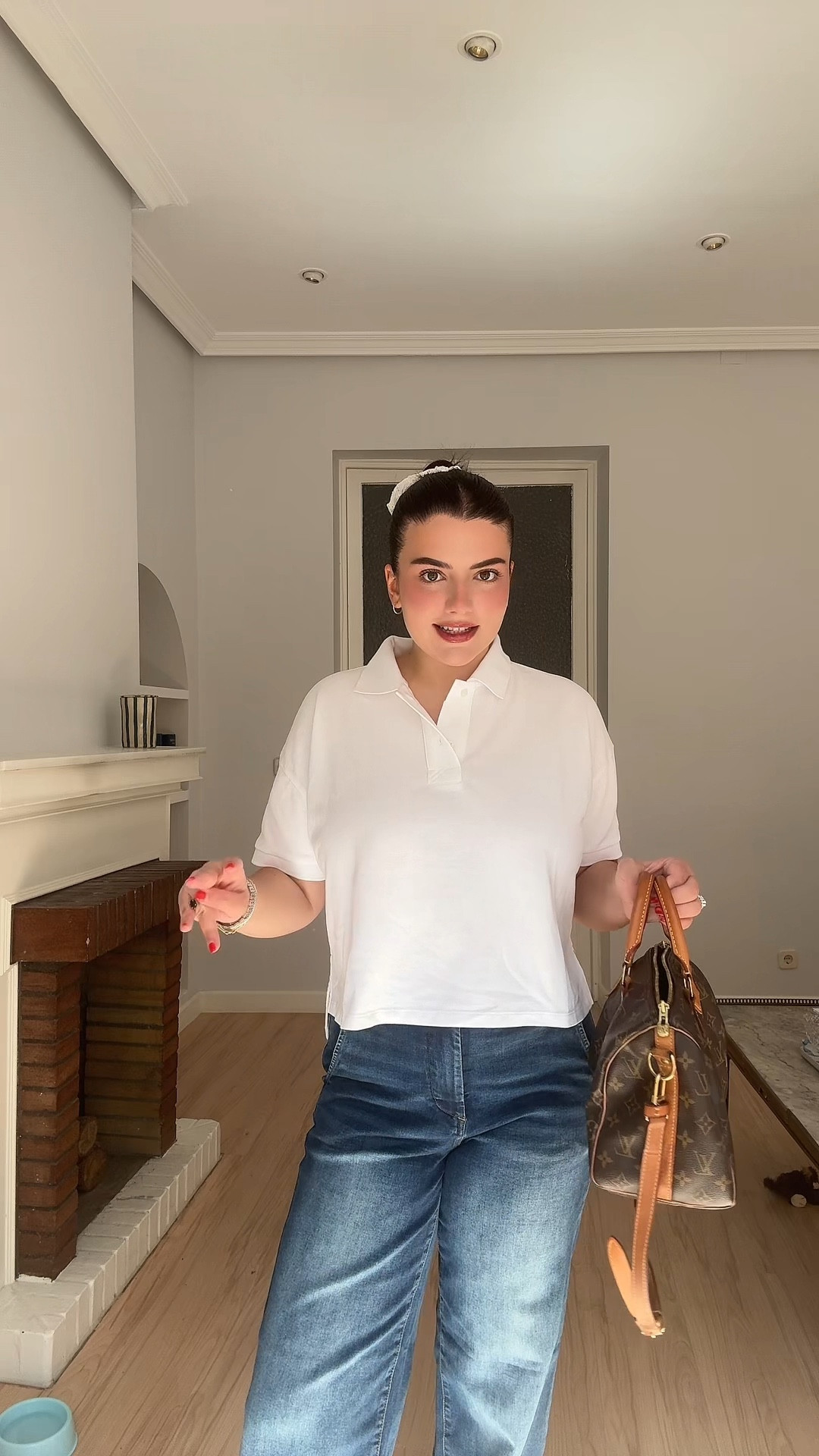 First ootd back in Madrid in a minute!!! My universal standard jeans are on sale rn! 

#LTKSaleAlert #LTKFindsUnder100 #LTKStyleTip