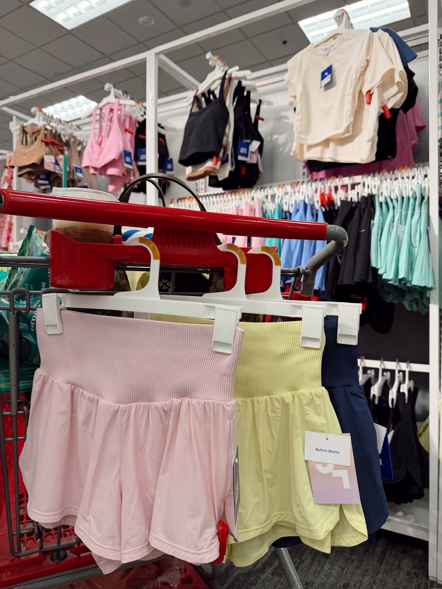 Flowy active shorts 

#LTKgrwm #LTKActive #LTKfitnessgoals