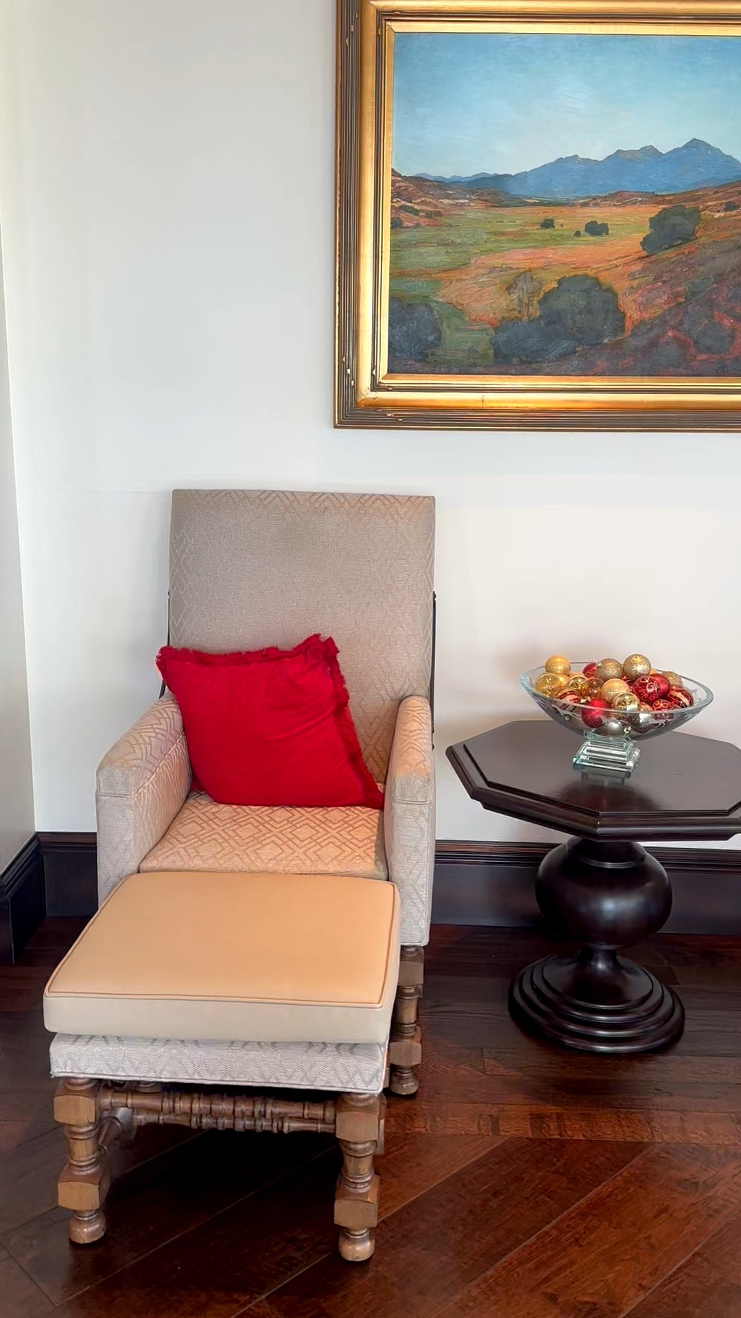 Holiday spirit.#art #loungxhair

#LTKHome #LTKHoliday