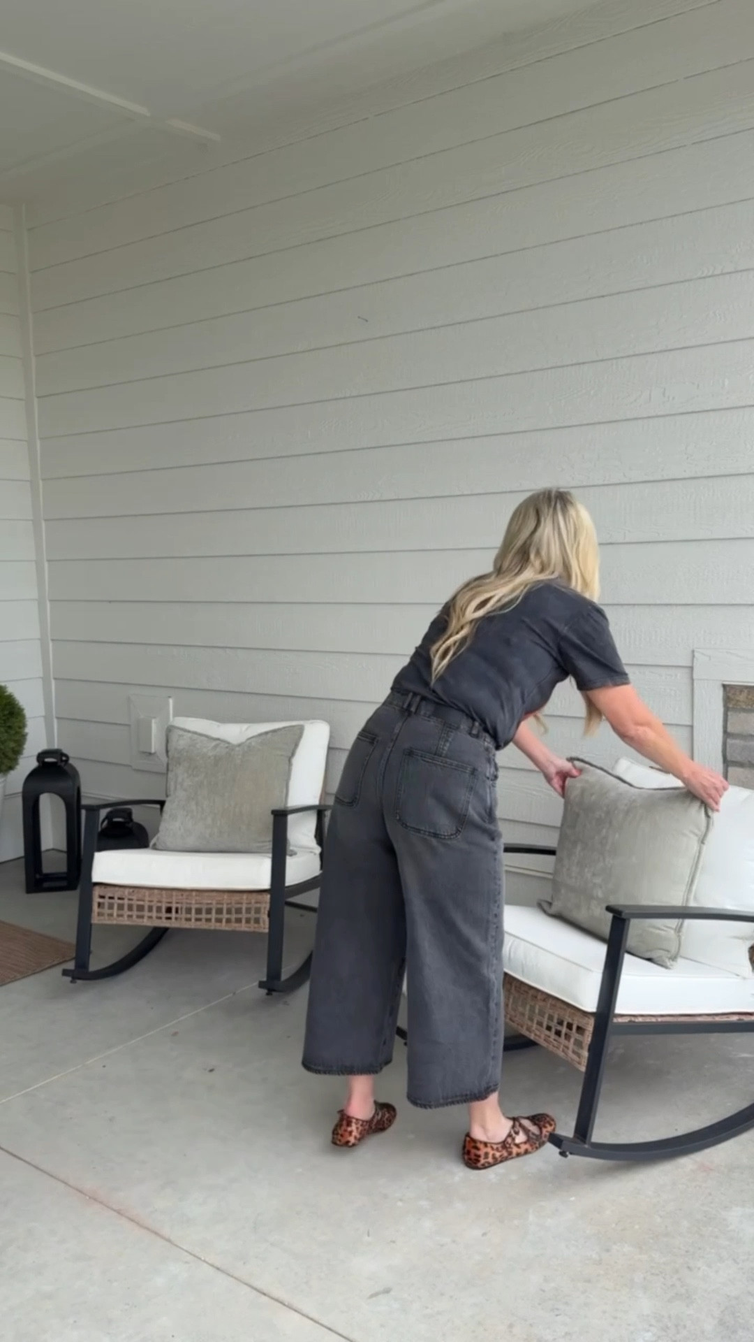 It was time to redo the front porch after Easter and I’m loving the simple, clean look! Linked as many products as I could! Help yourself say “welcome” to your guests! 

#LTKHome