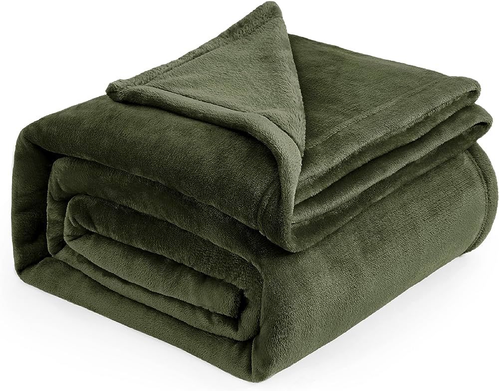 Bedsure Fleece Blanket Queen Blanket Olive Green - Bed Blanket Soft Lightweight Plush Fuzzy Cozy ... | Amazon (US)