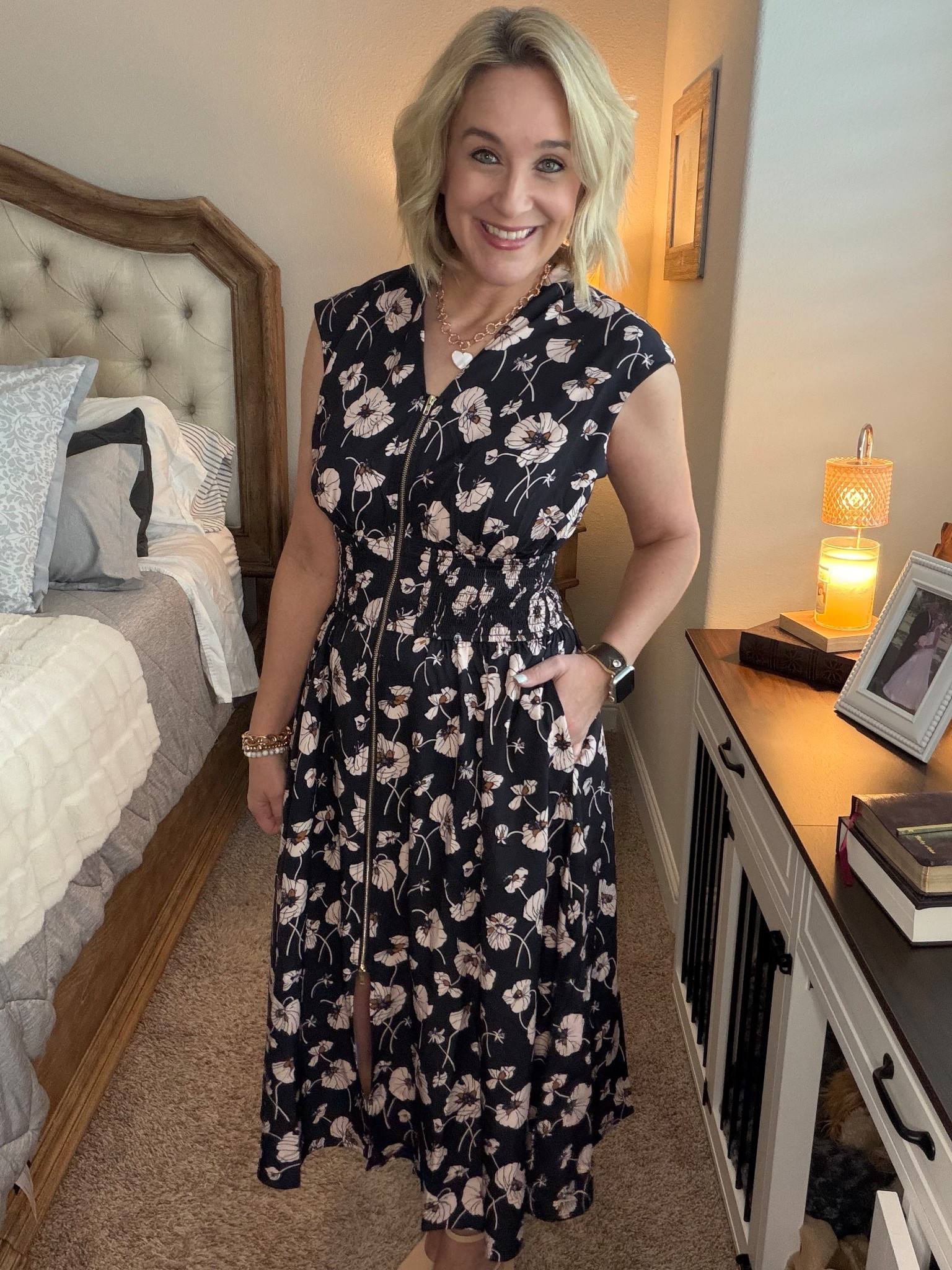 🖤Such a cute cut on this dress! Full zip up, smocked waist and cute neck line! 



#LTKOver40 #LTKmomlife #LTKFindsUnder100